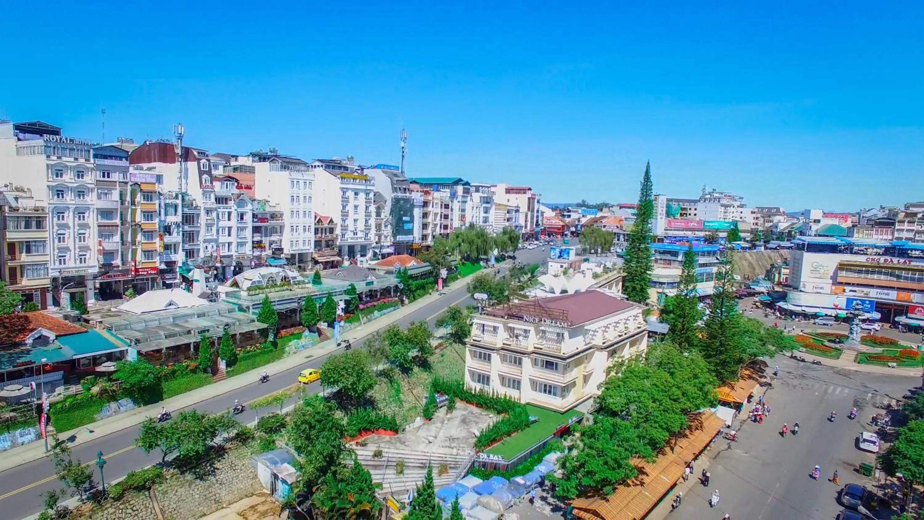 Facade/entrance in Nice Dream Hotel