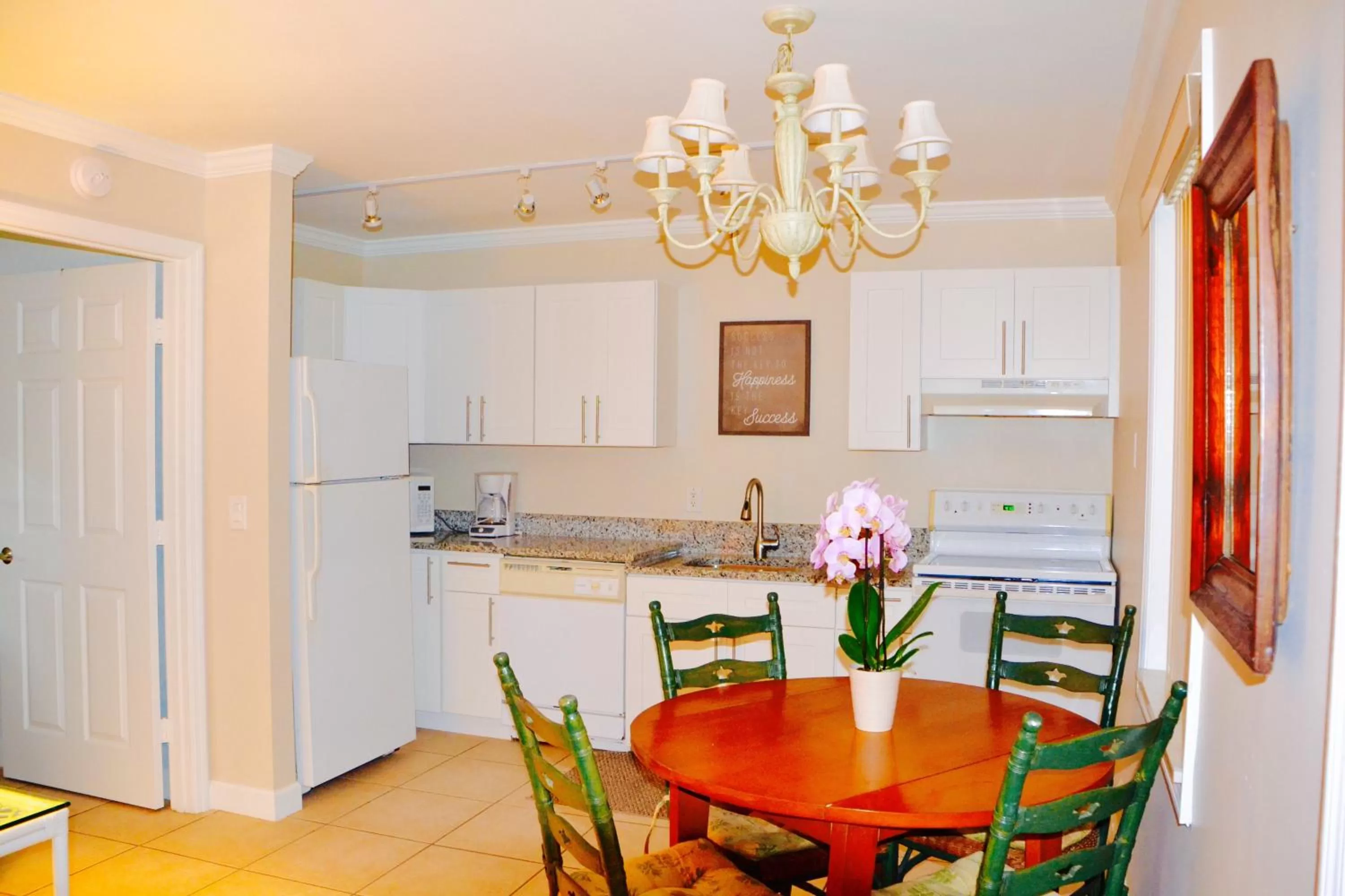 Kitchen or kitchenette, Kitchen/Kitchenette in Sea Turtle Inn