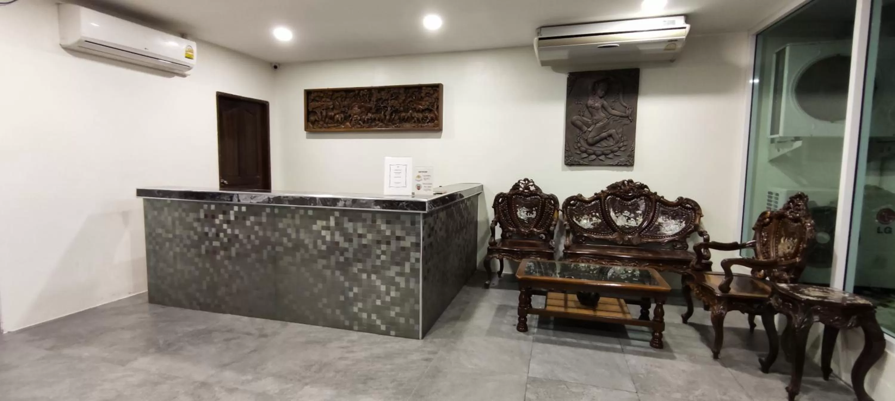 Lobby or reception in Sea-Sun Bungalow & Resort