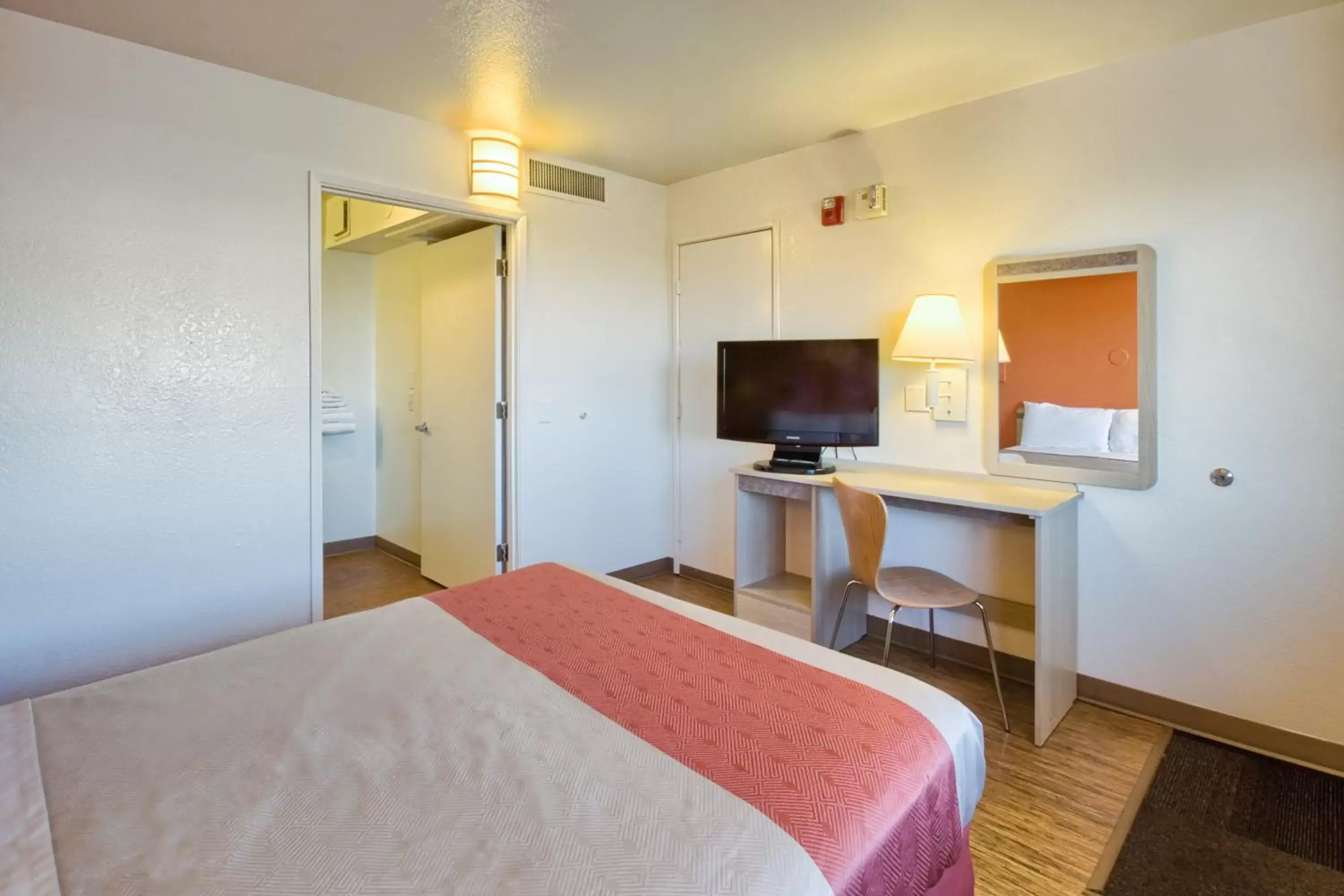 Bedroom, Bed in Motel 6-Pendleton, OR Bedroom, Bed in Motel 6-Pendleton, OR