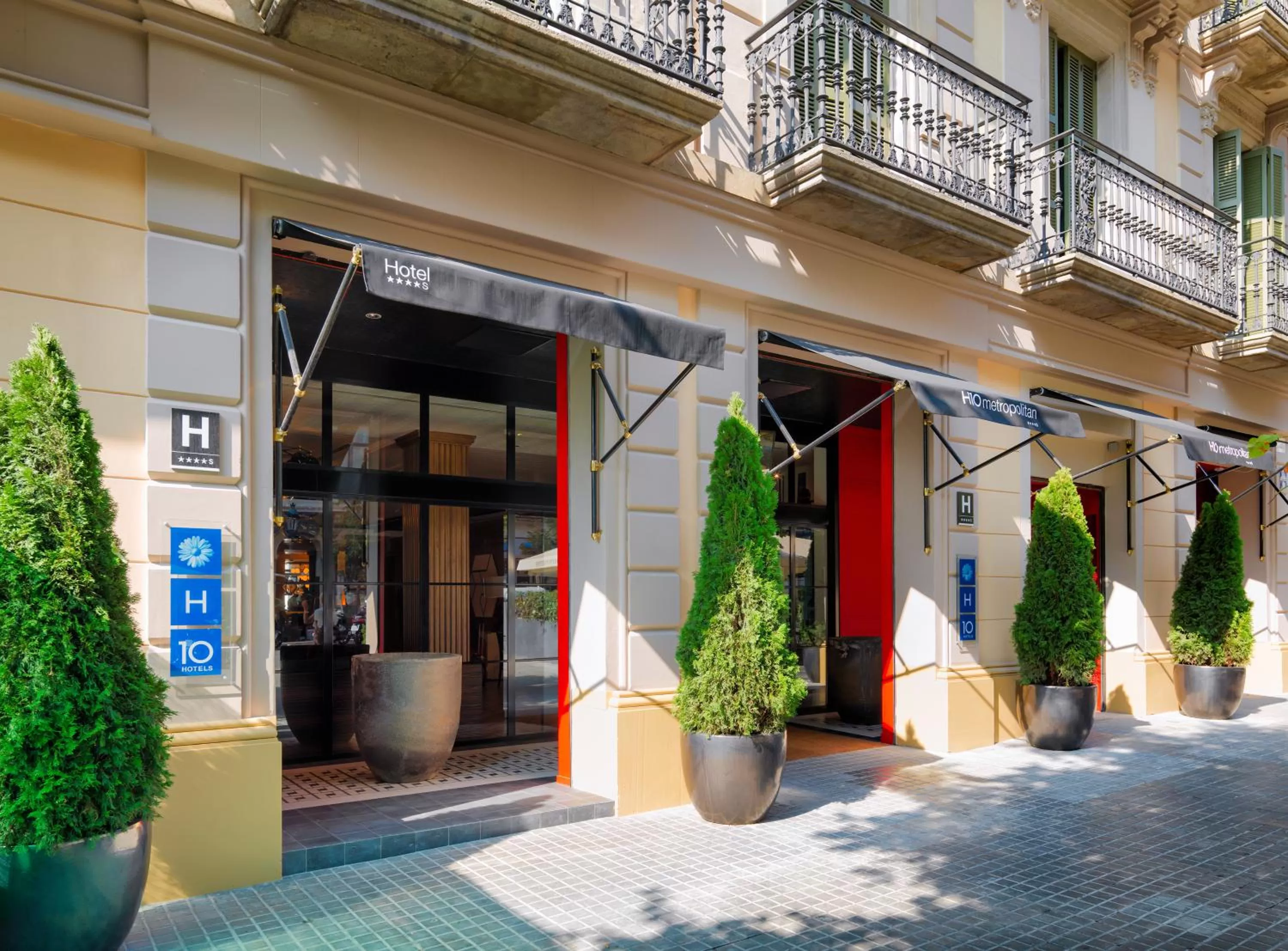 Facade/entrance in H10 Metropolitan 4* Sup