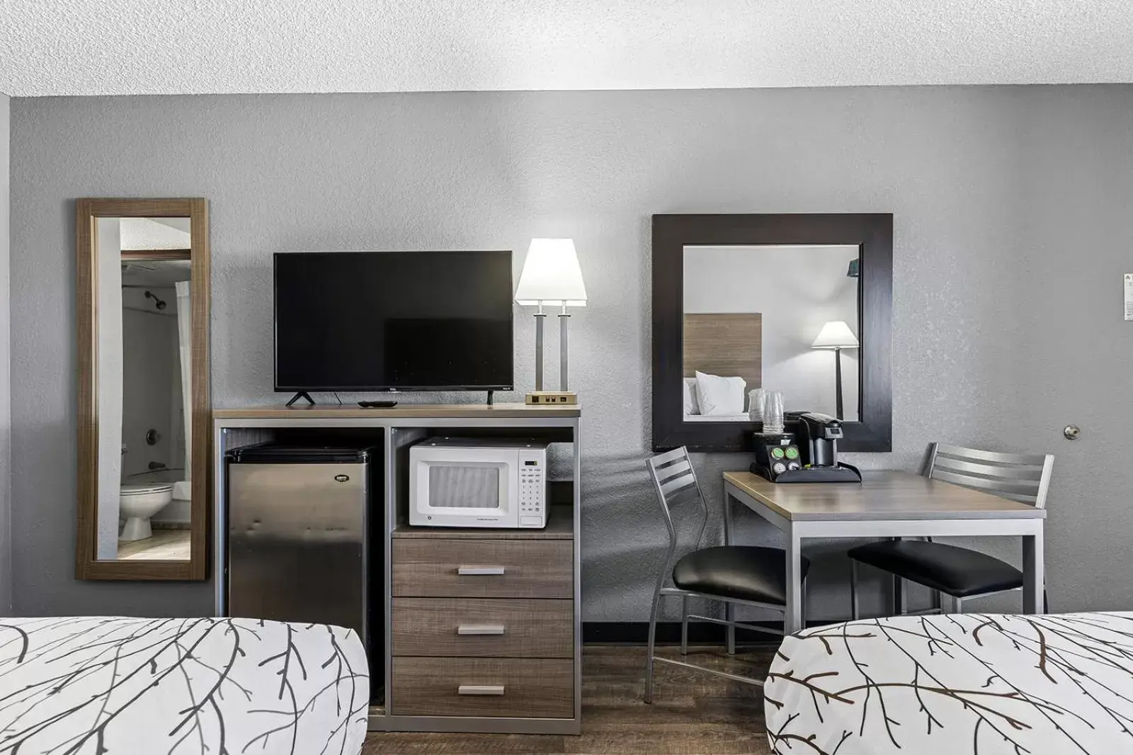 Standard Queen Room in GreenTree Inn Prescott Valley Standard Queen Room in GreenTree Inn Prescott Valley