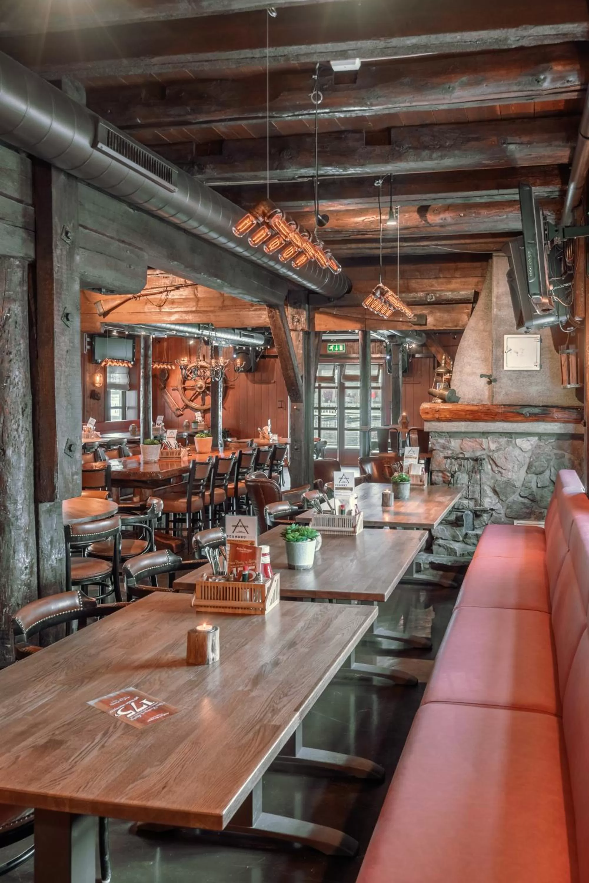 Restaurant/places to eat in Anker Brygge