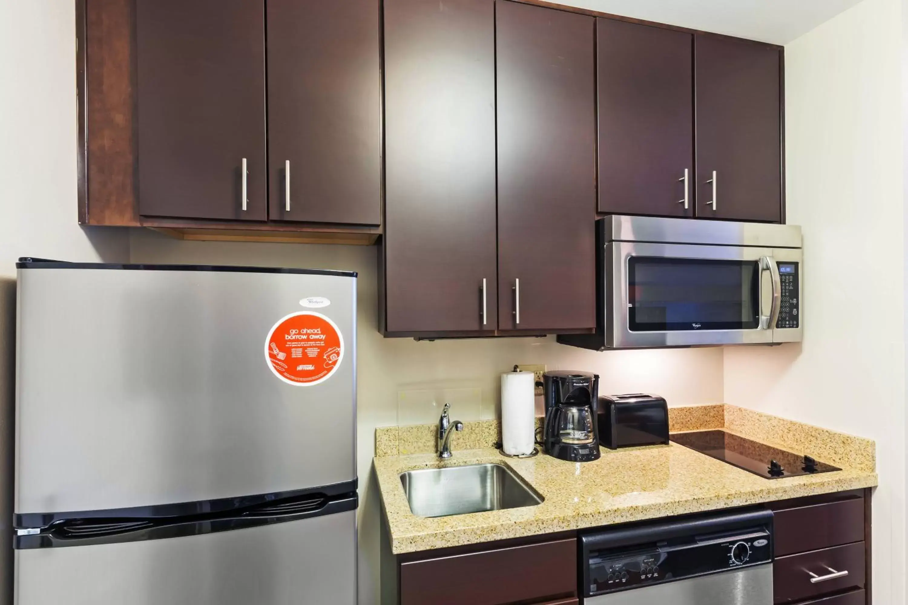 Kitchen or kitchenette, Kitchen/Kitchenette in TownePlace Suites by Marriott Tulsa North/Owasso