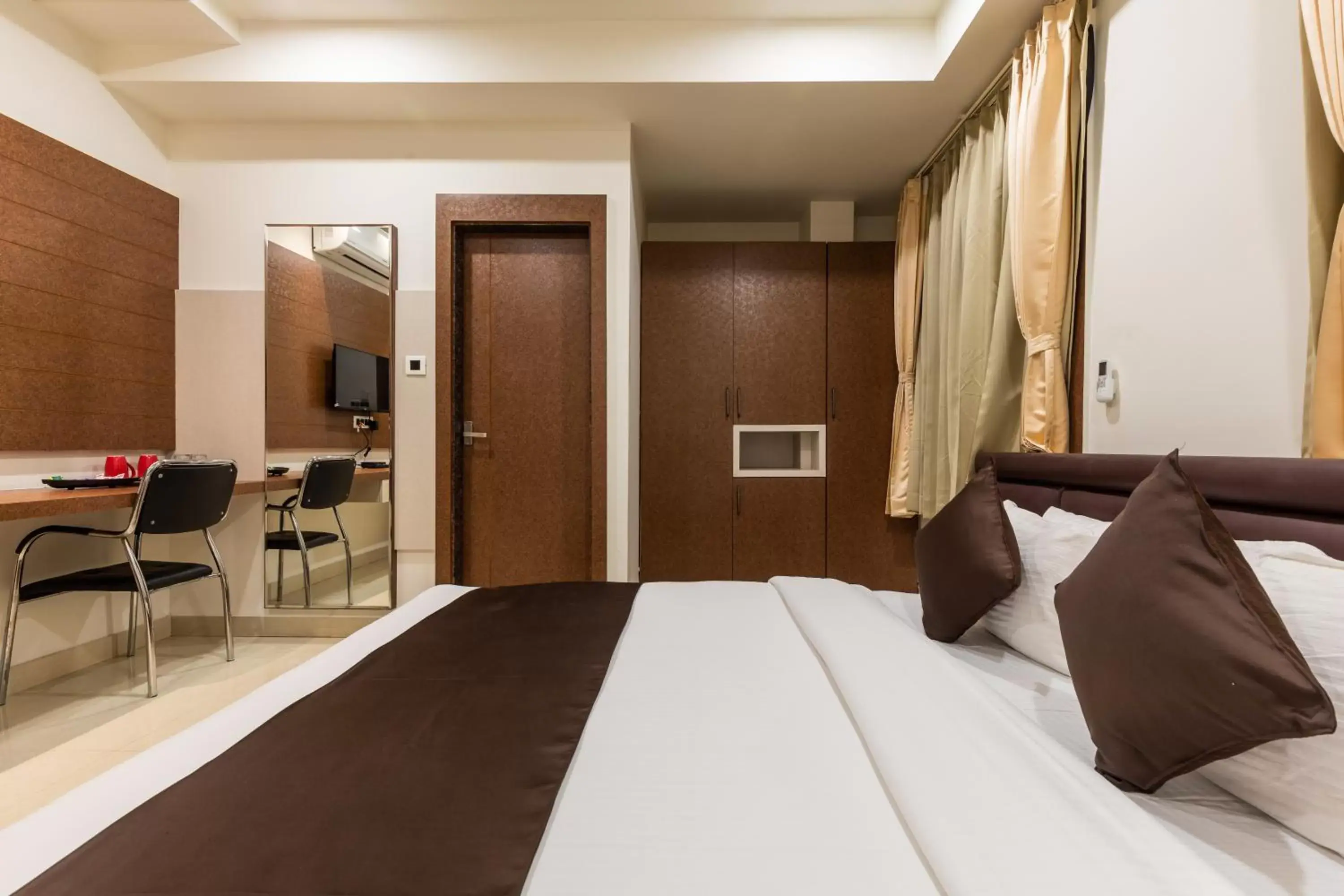 Deluxe Double Room in The Grand Shaurya Deluxe Double Room in The Grand Shaurya