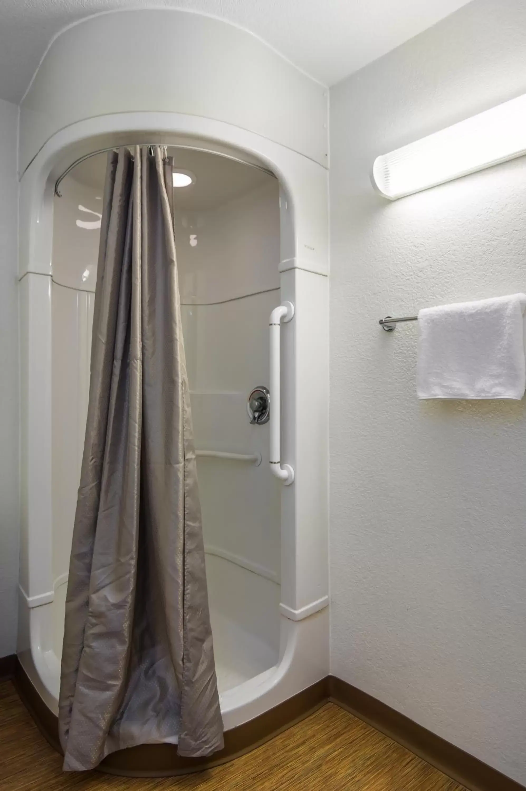 Shower, Bathroom in Motel 6-Bellmead, TX - Waco