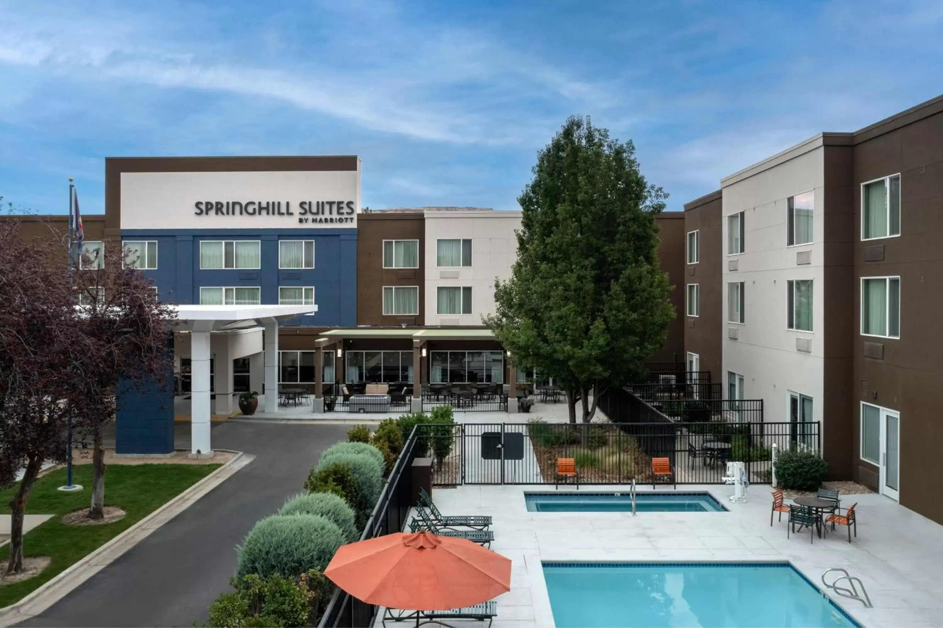 Property building, Swimming Pool in SpringHill Suites by Marriott Boise ParkCenter