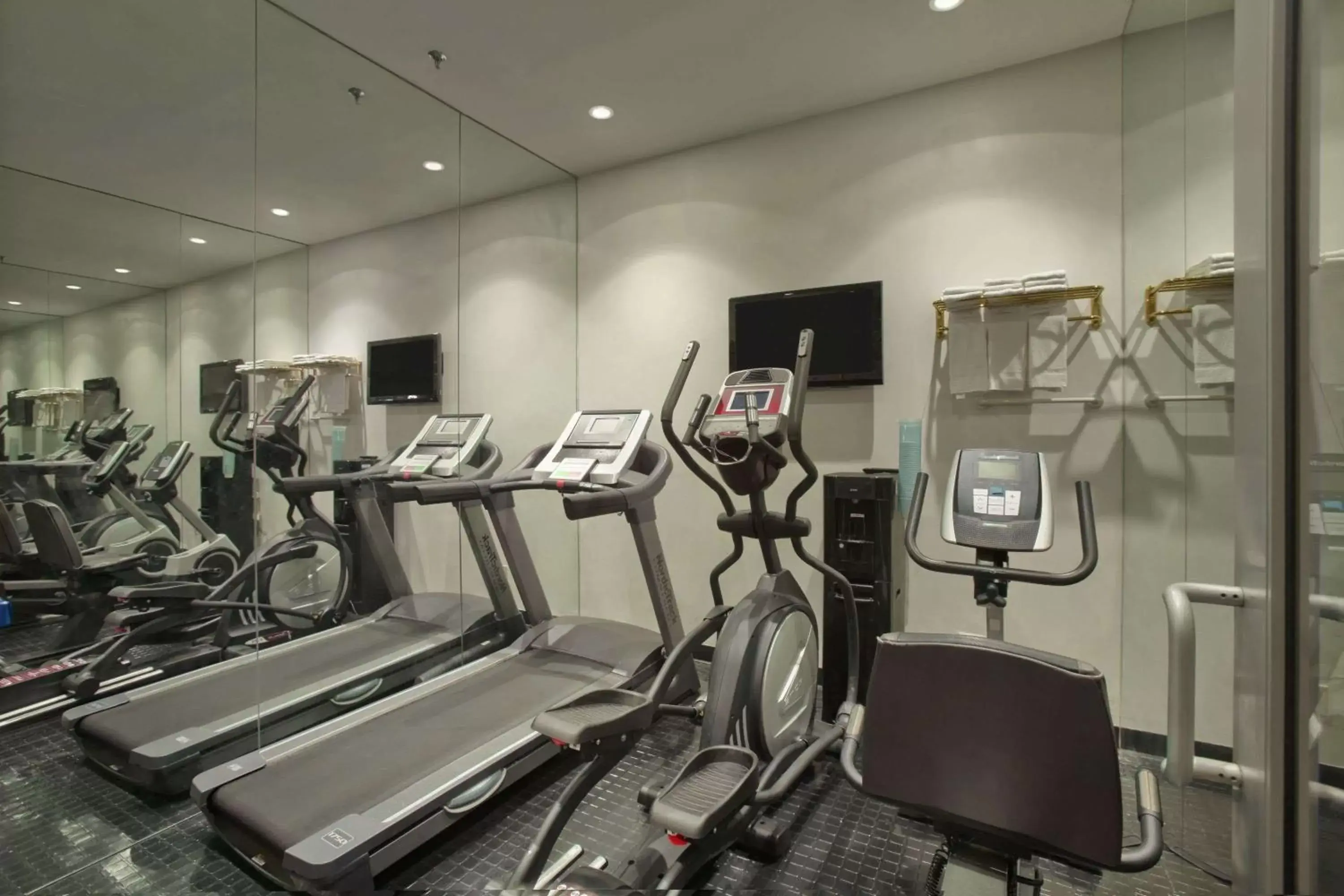 Fitness centre/facilities, Fitness Center/Facilities in Night Hotel Broadway