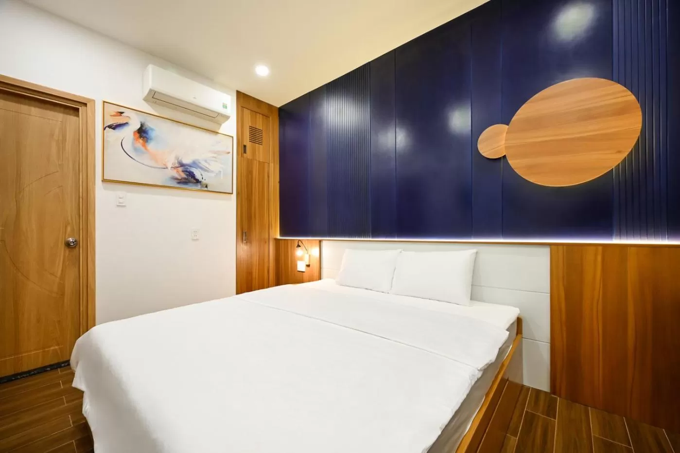 Photo of the whole room, Bed in Lotus Airport Hotel Saigon