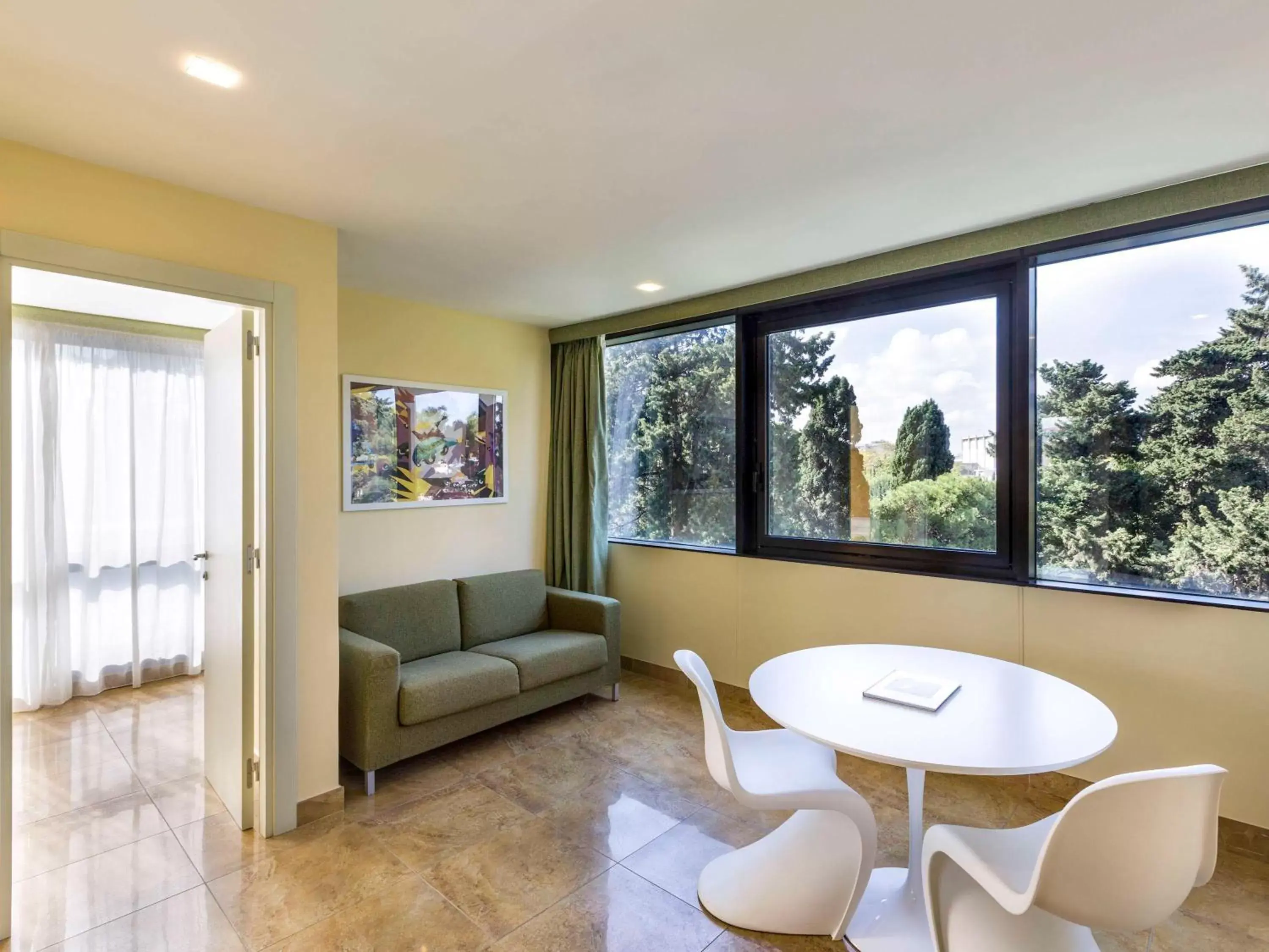 Photo of the whole room, Seating Area in Mercure Villa Romanazzi Carducci Bari