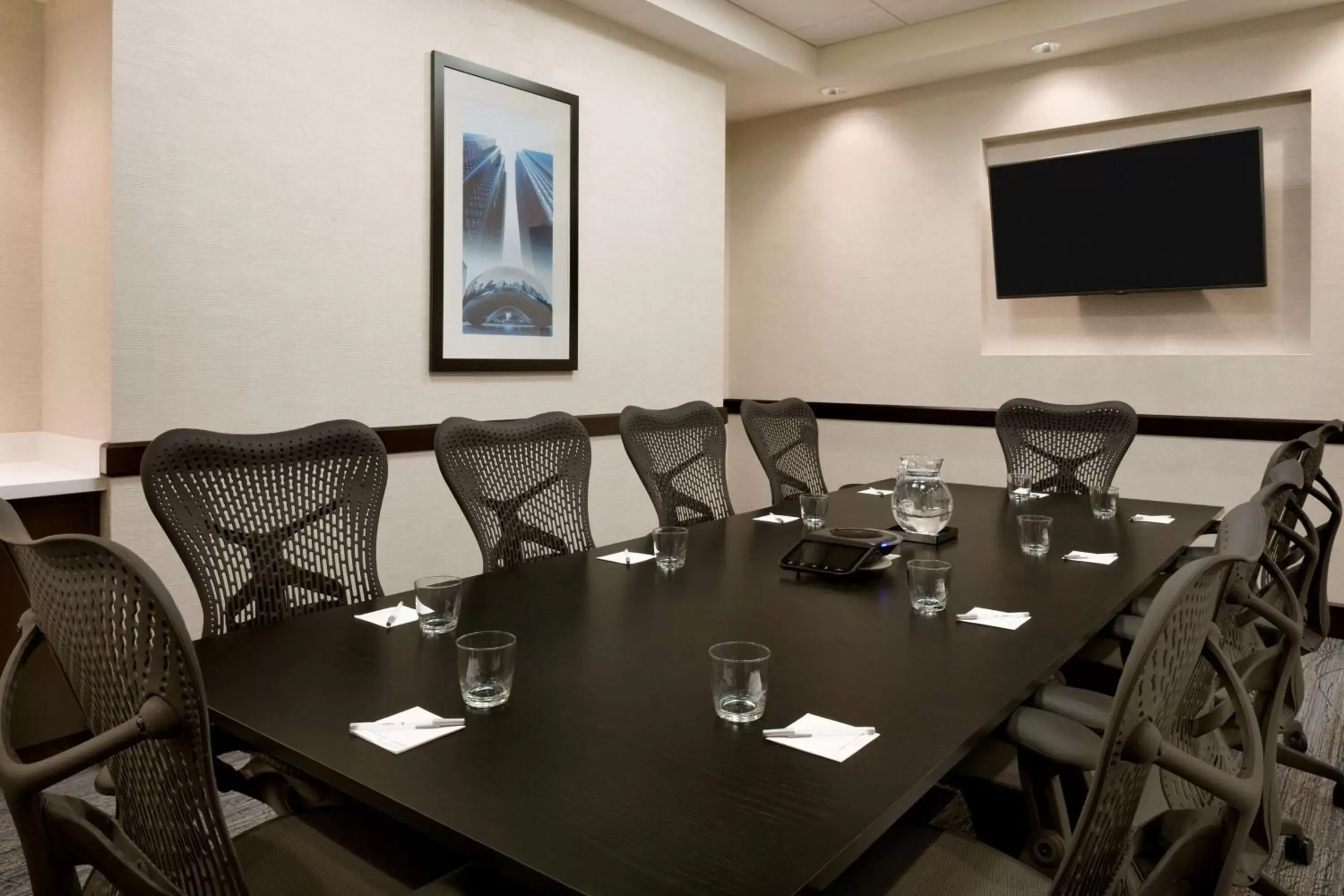 Meeting/conference room in Hampton Inn & Suites Rosemont Chicago O'Hare