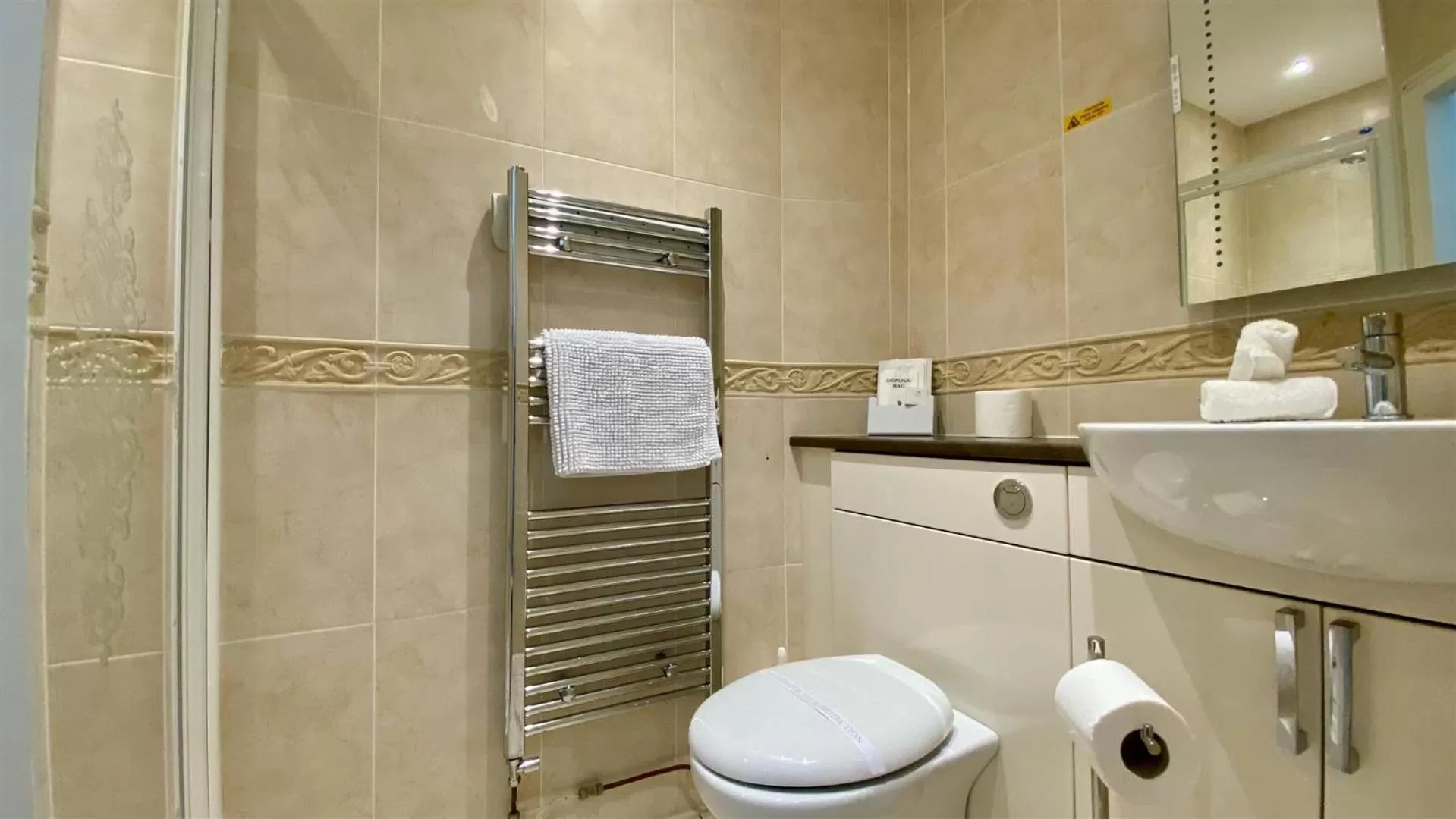 Bathroom in Hafan Artro