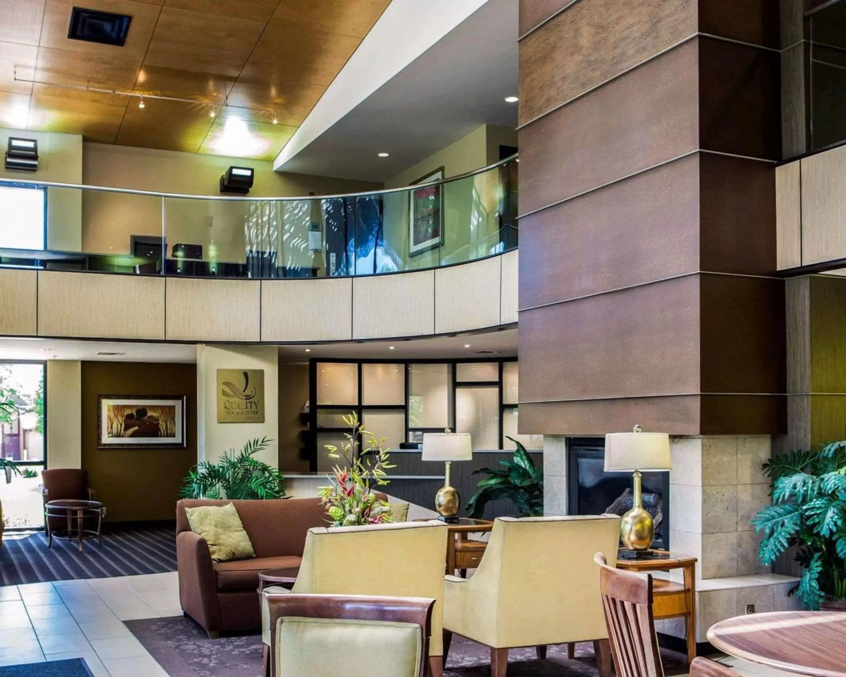 Lobby or reception, Restaurant/Places to Eat in Quality Inn & Suites Peoria