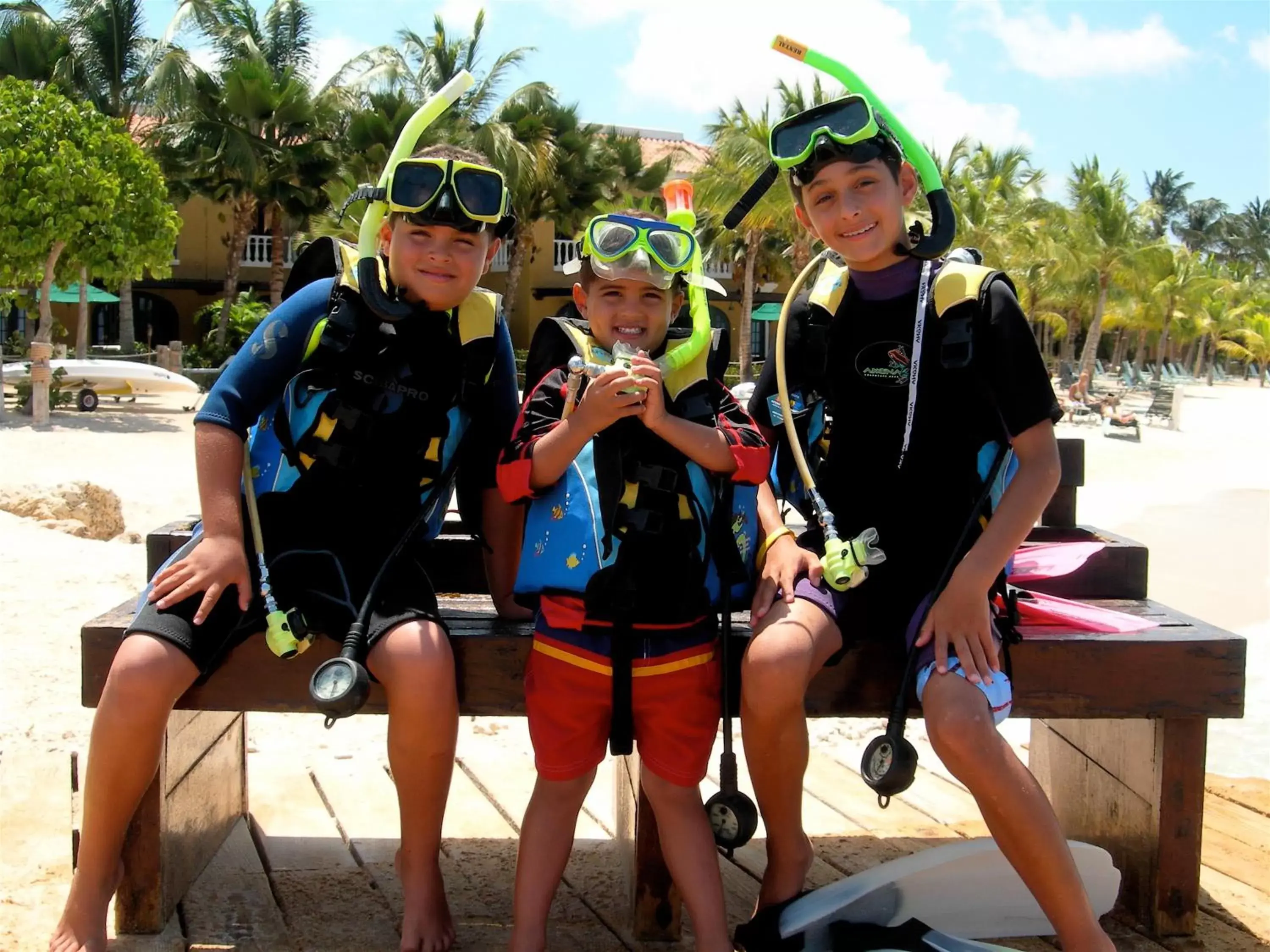 Snorkeling, Guests in Harbour Village Beach Club