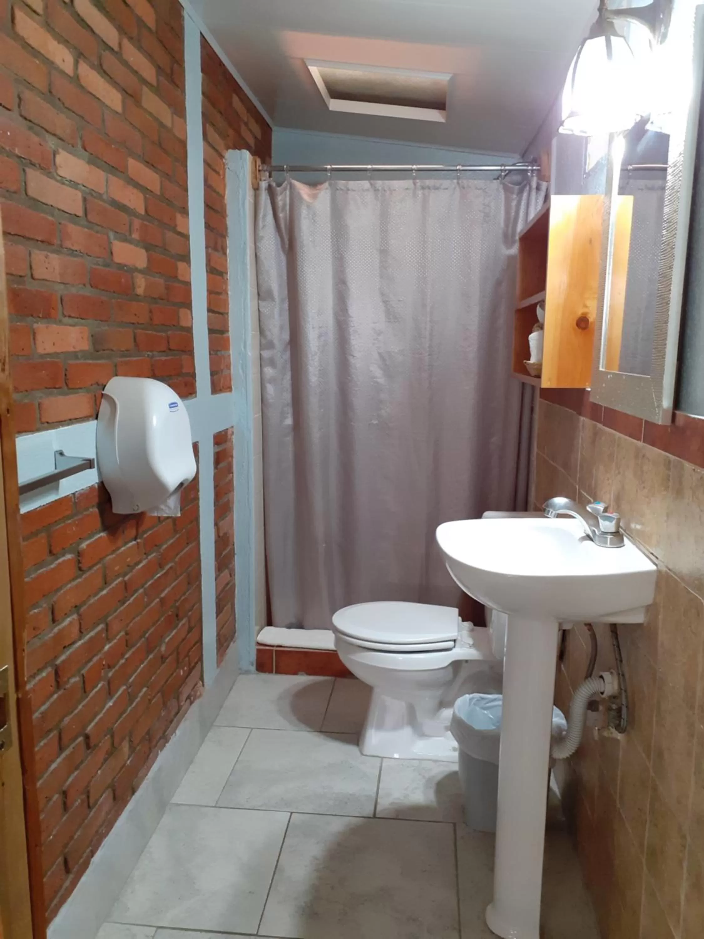 Bathroom in Hotel Utz Jay