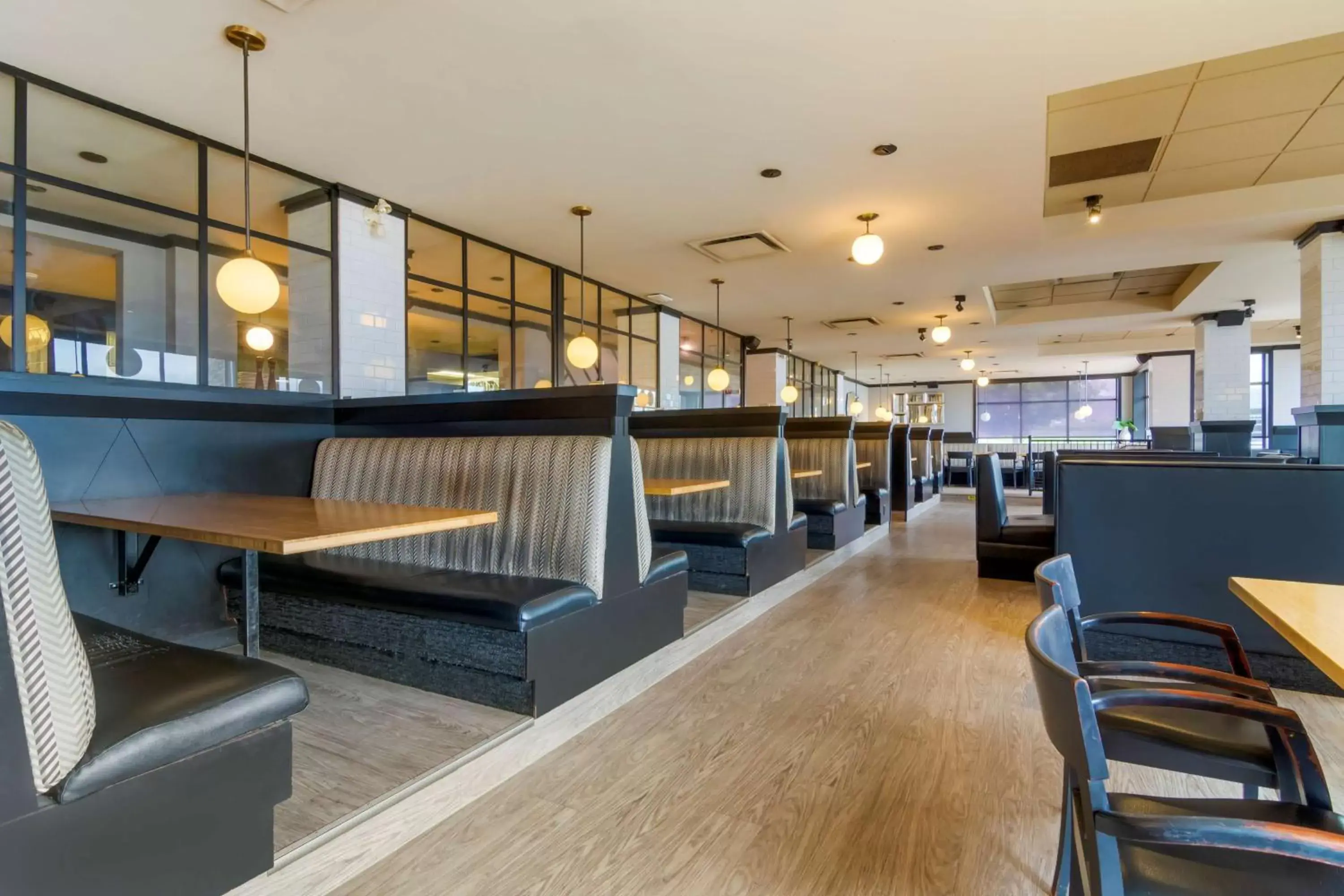 Restaurant/places to eat, Lounge/Bar in Best Western Premier Aberdeen Kamloops