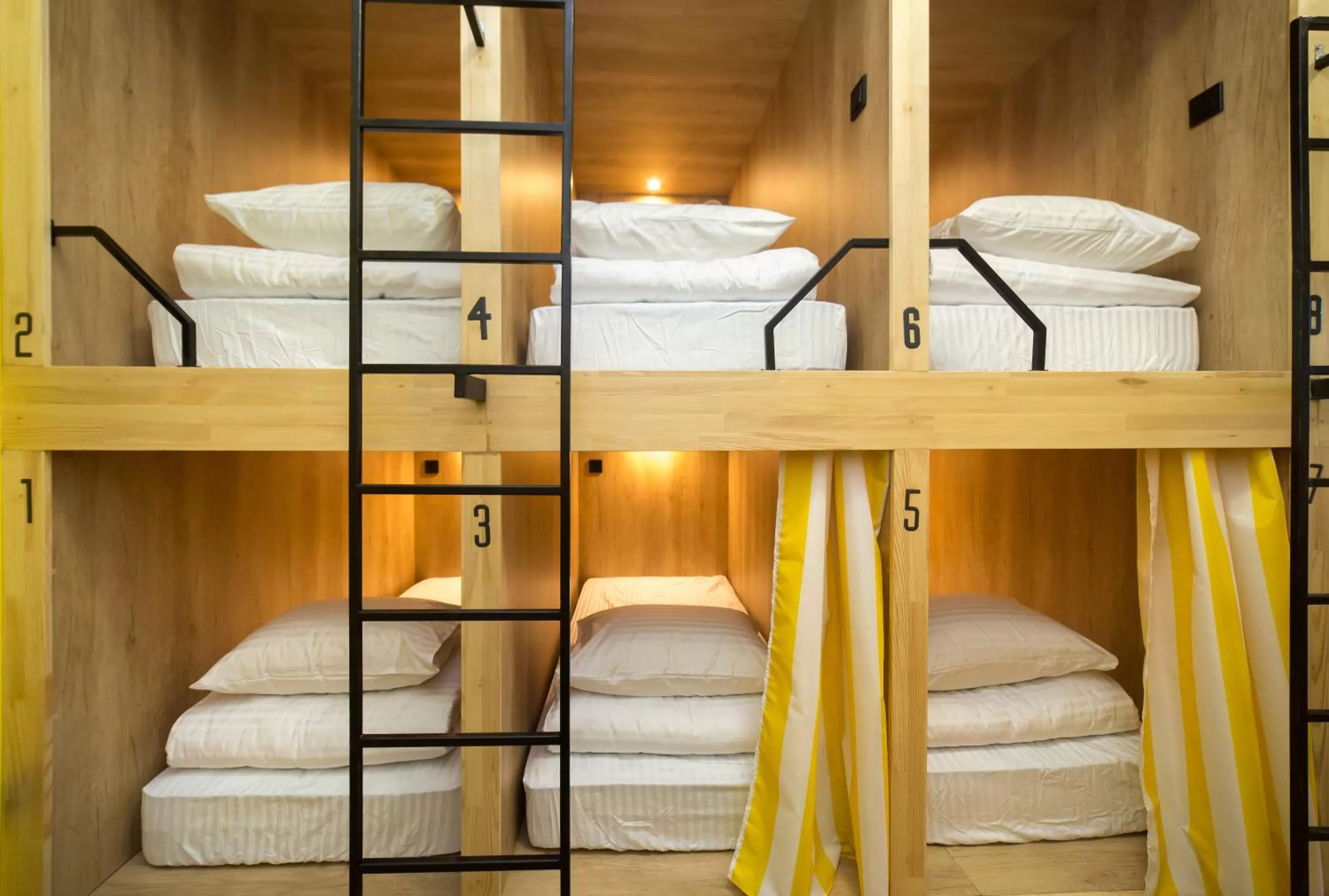 Bed in HOTEL Bee Station