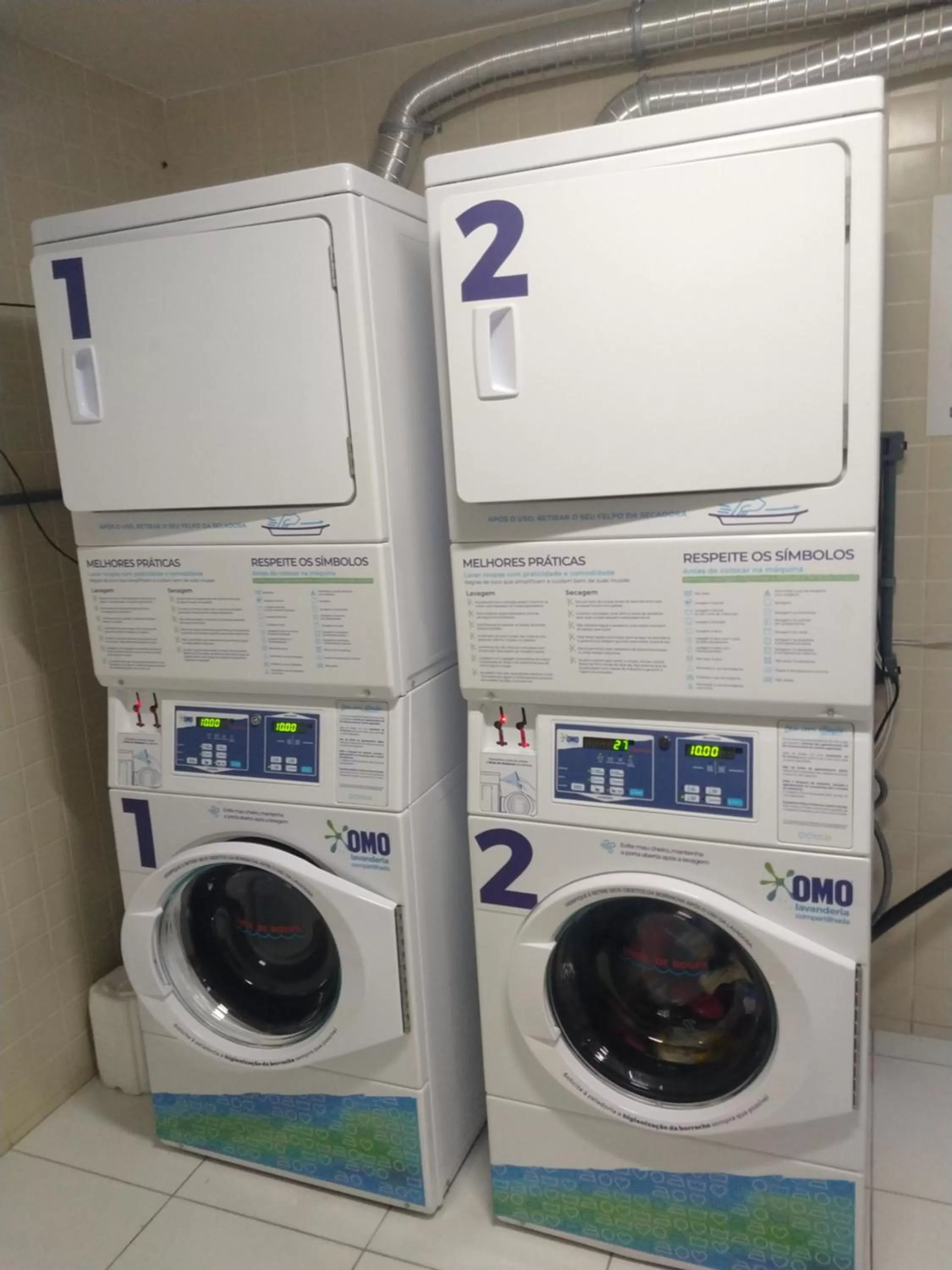 laundry in Apartamento no Golden Lake - pé na areia, agua de côco e cervejinha