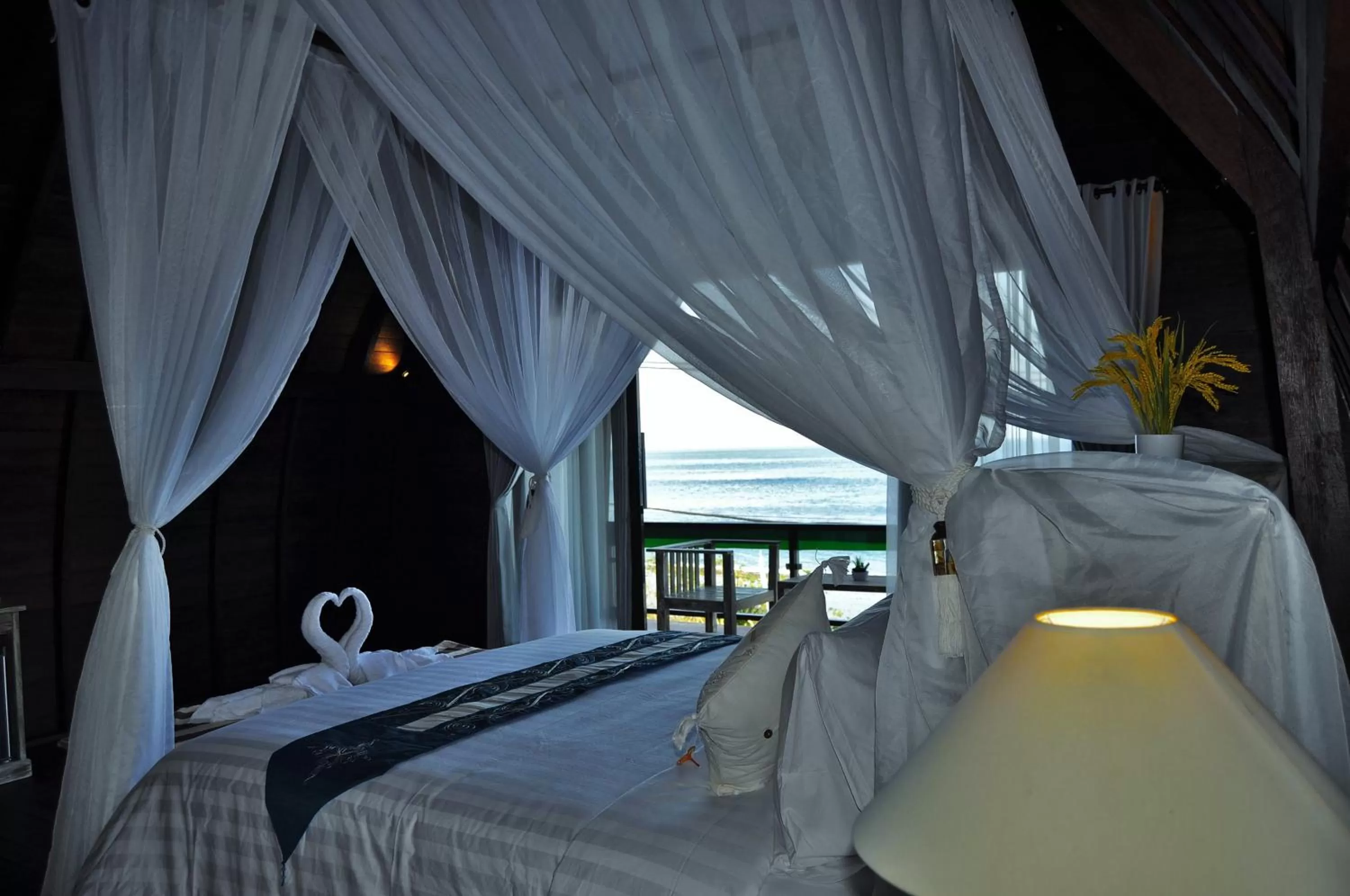 Balcony/Terrace, Bed in Ocean Terrace Suite And Spa Luxury