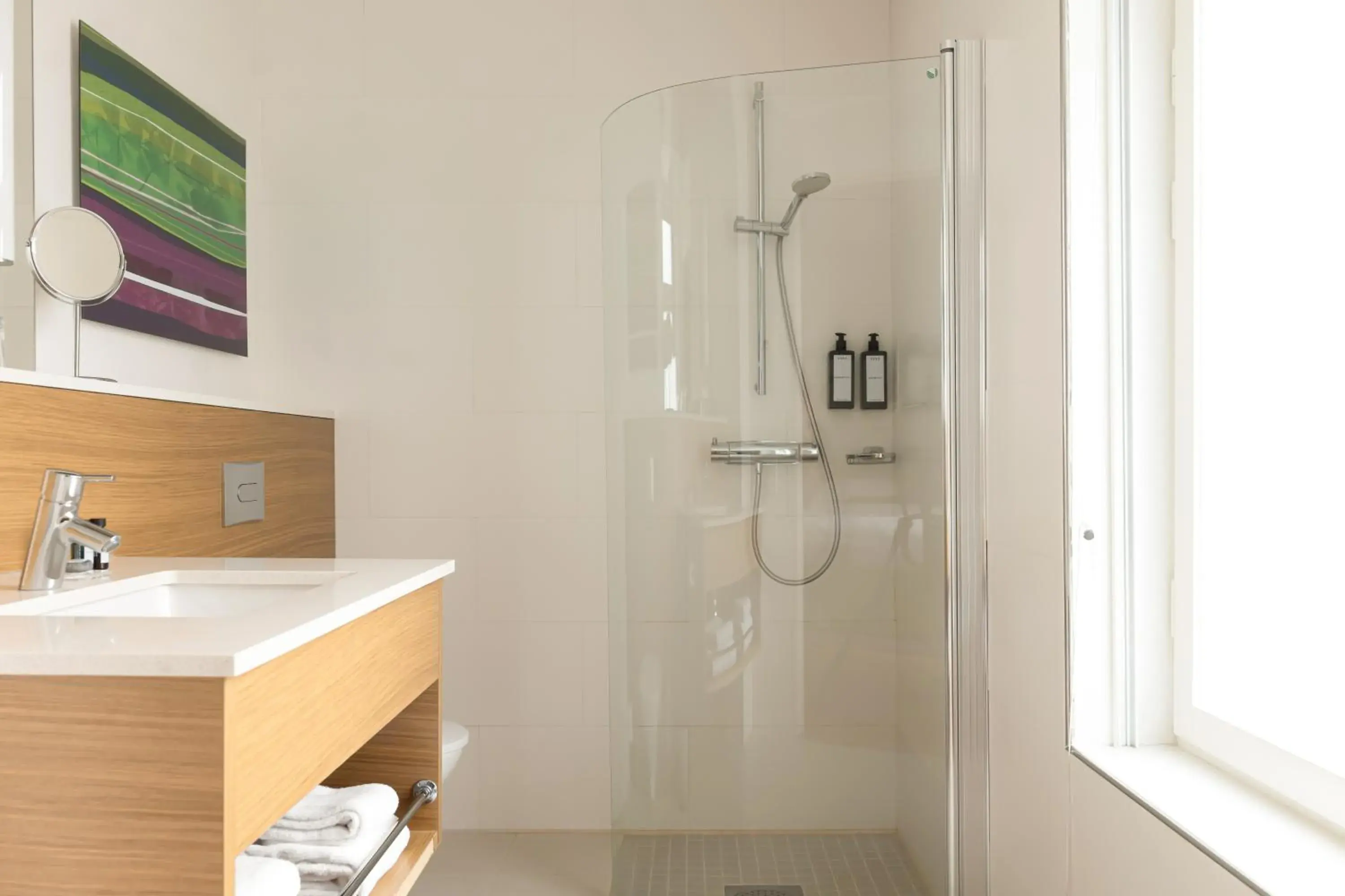 Shower, Bathroom in Elite Hotel Esplanade