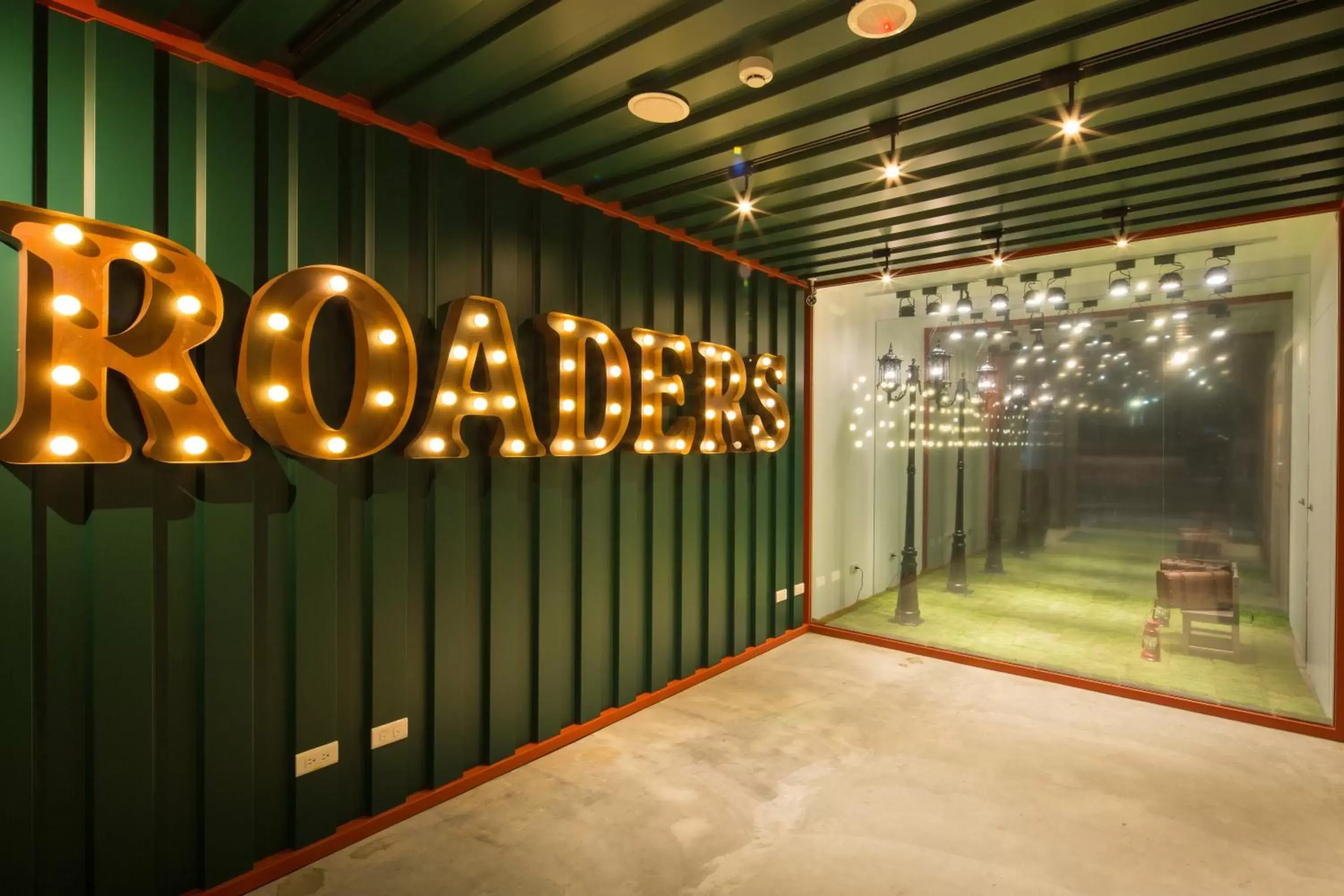 Property building in Roaders Hotel - Zhonghua