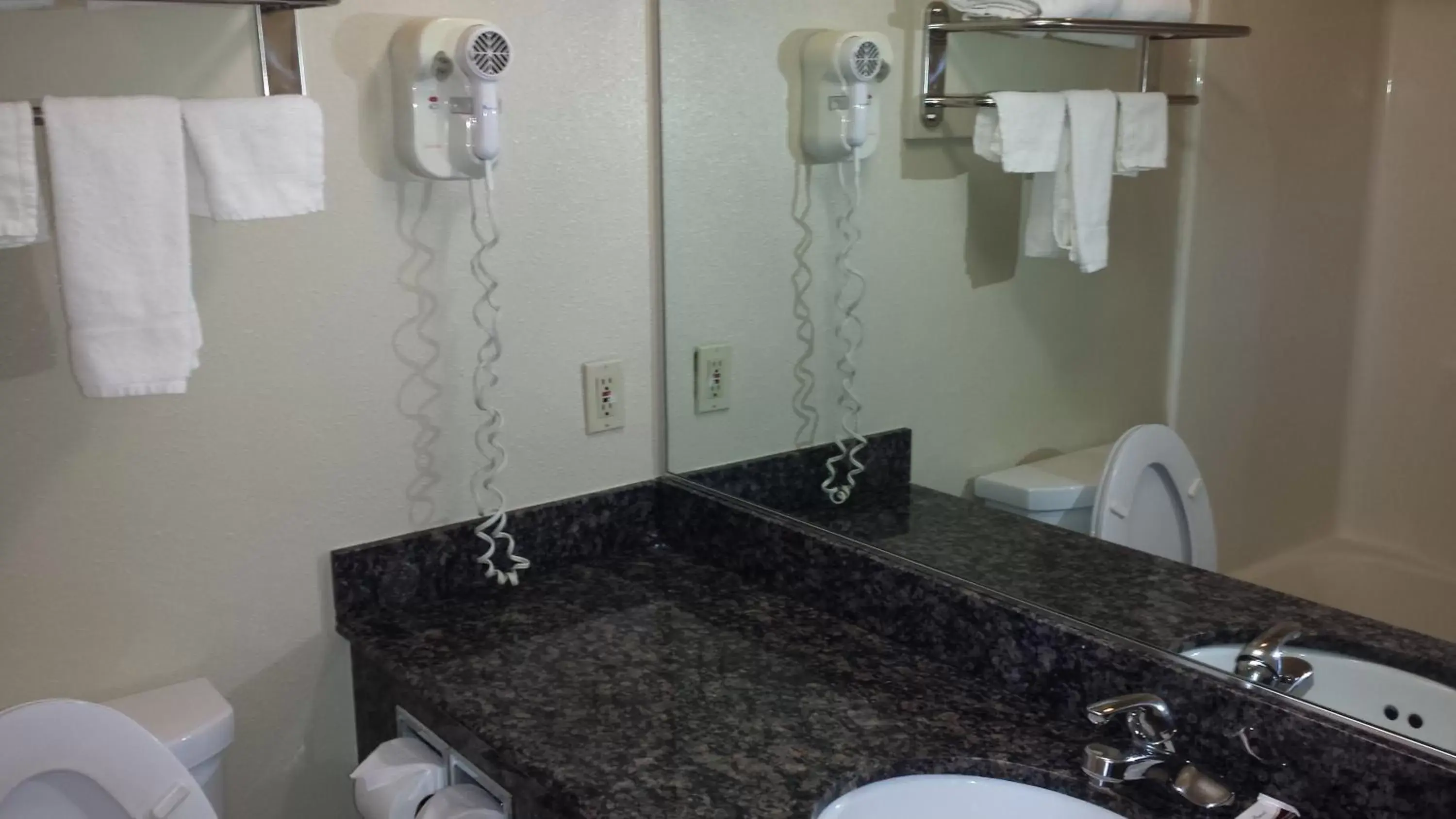 Bathroom in Regency Inn