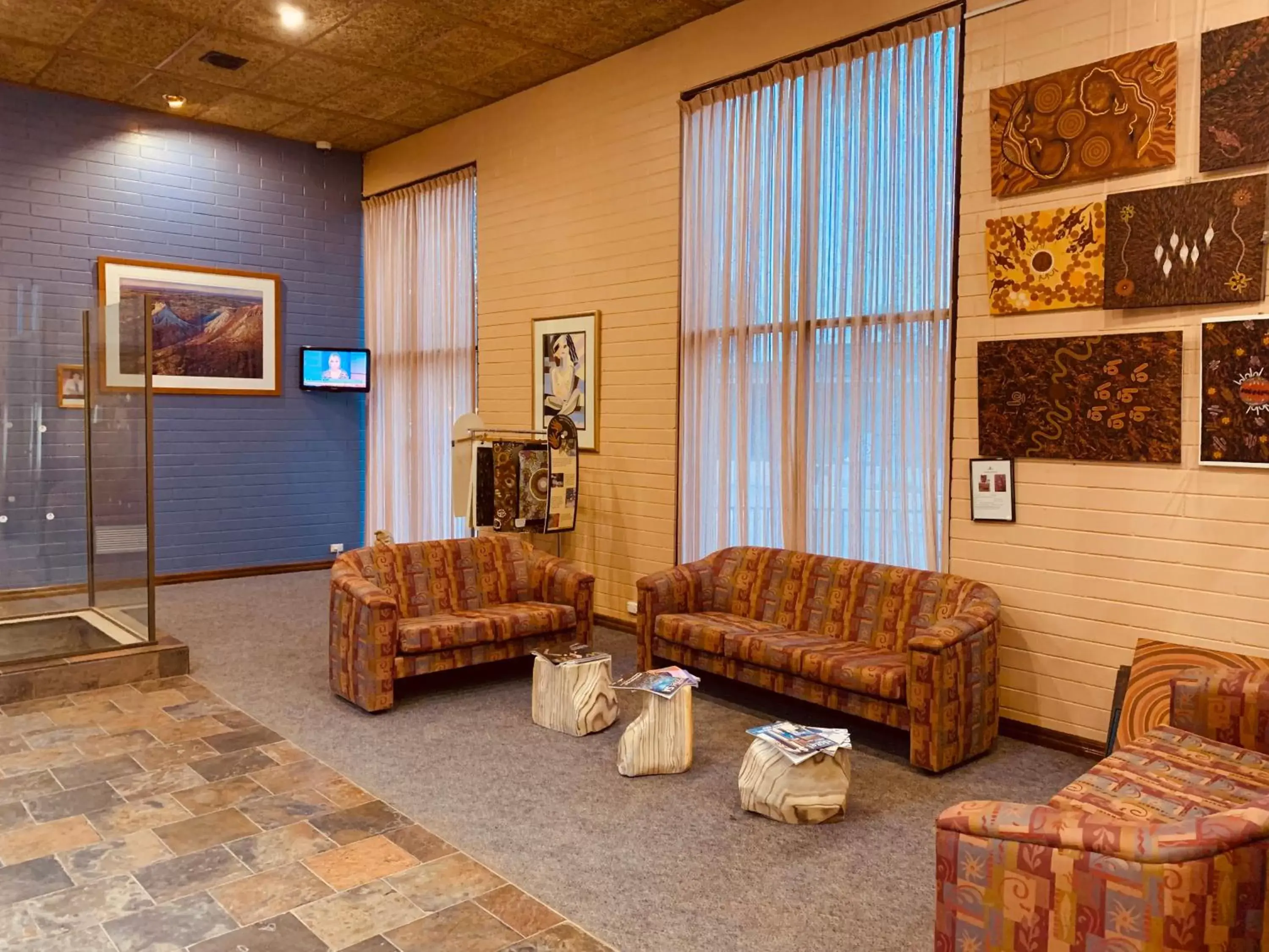 Lobby or reception, Seating Area in Desert Cave Hotel