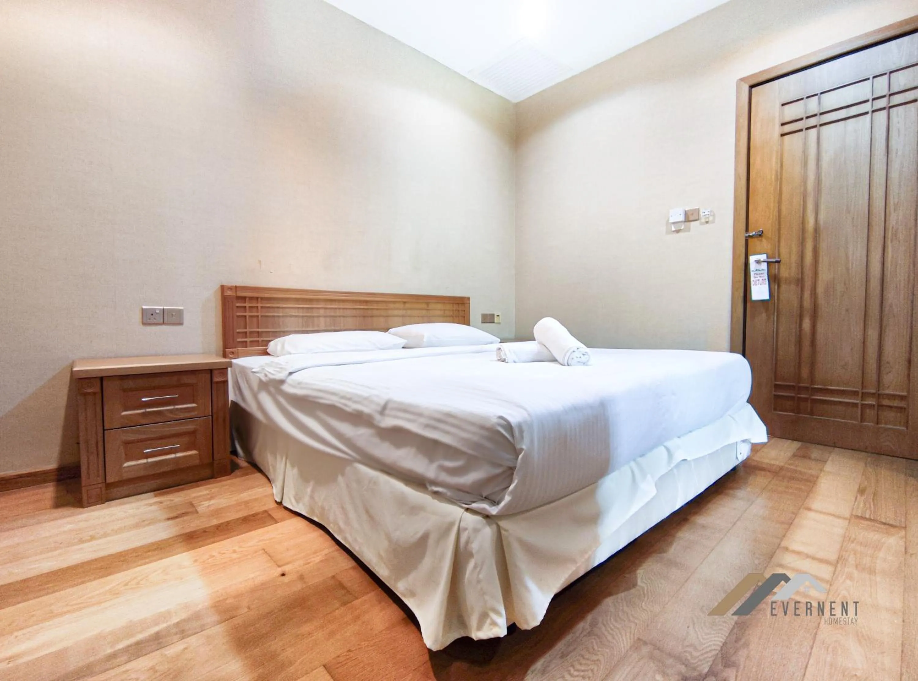 Bed in Mciti Suites by Evernent