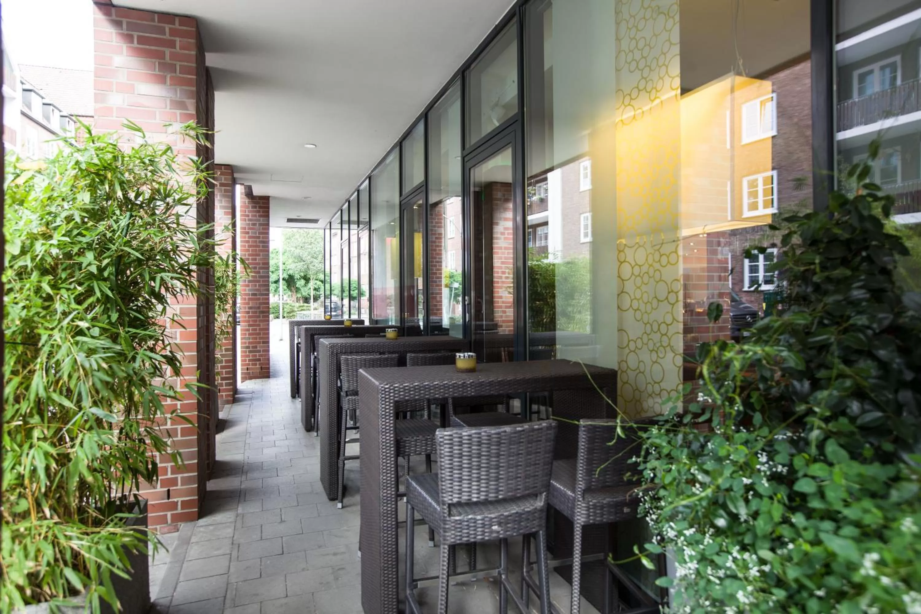 Lounge or bar in Lindner Hotel Hamburg am Michel, part of JdV by Hyatt