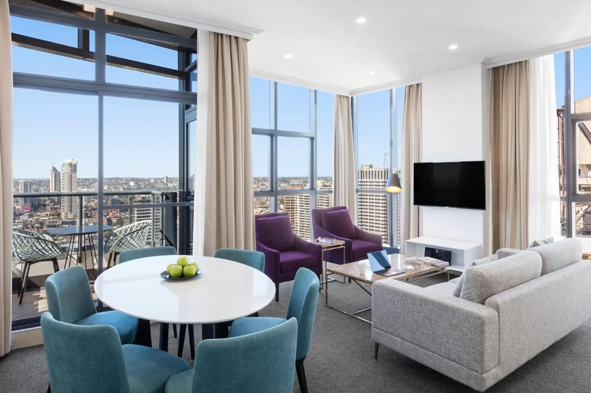 Three Bedroom Luxe Suite in Meriton Suites Pitt Street, Sydney Three Bedroom Luxe Suite in Meriton Suites Pitt Street, Sydney