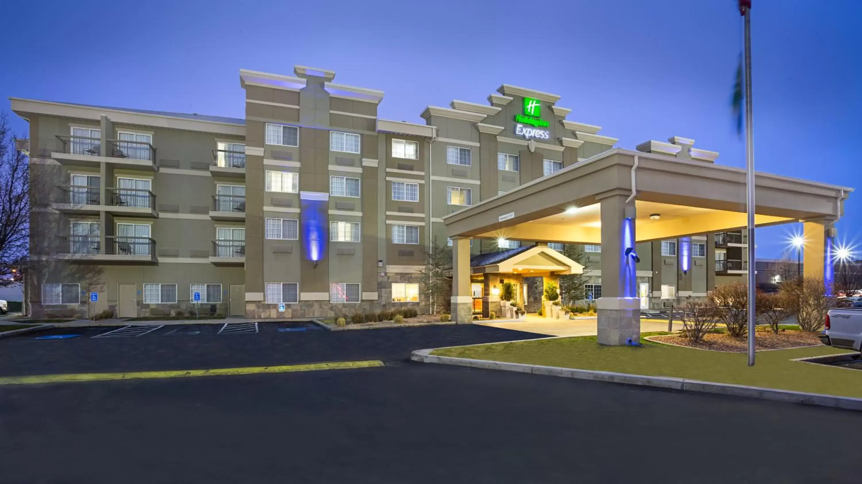 Property Building in Holiday Inn Express Layton - I-15, an IHG Hotel