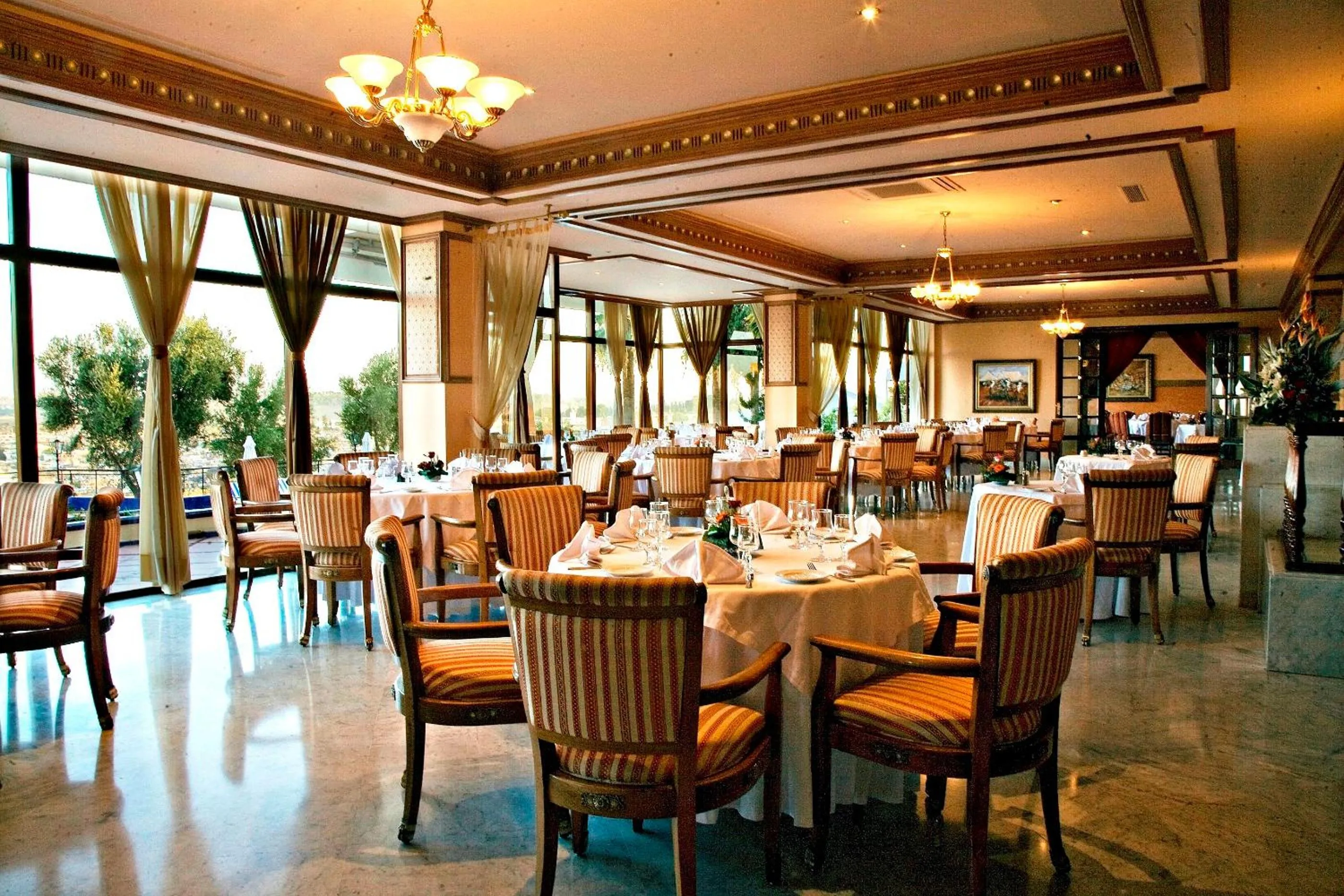 Restaurant/places to eat in Les Mérinides