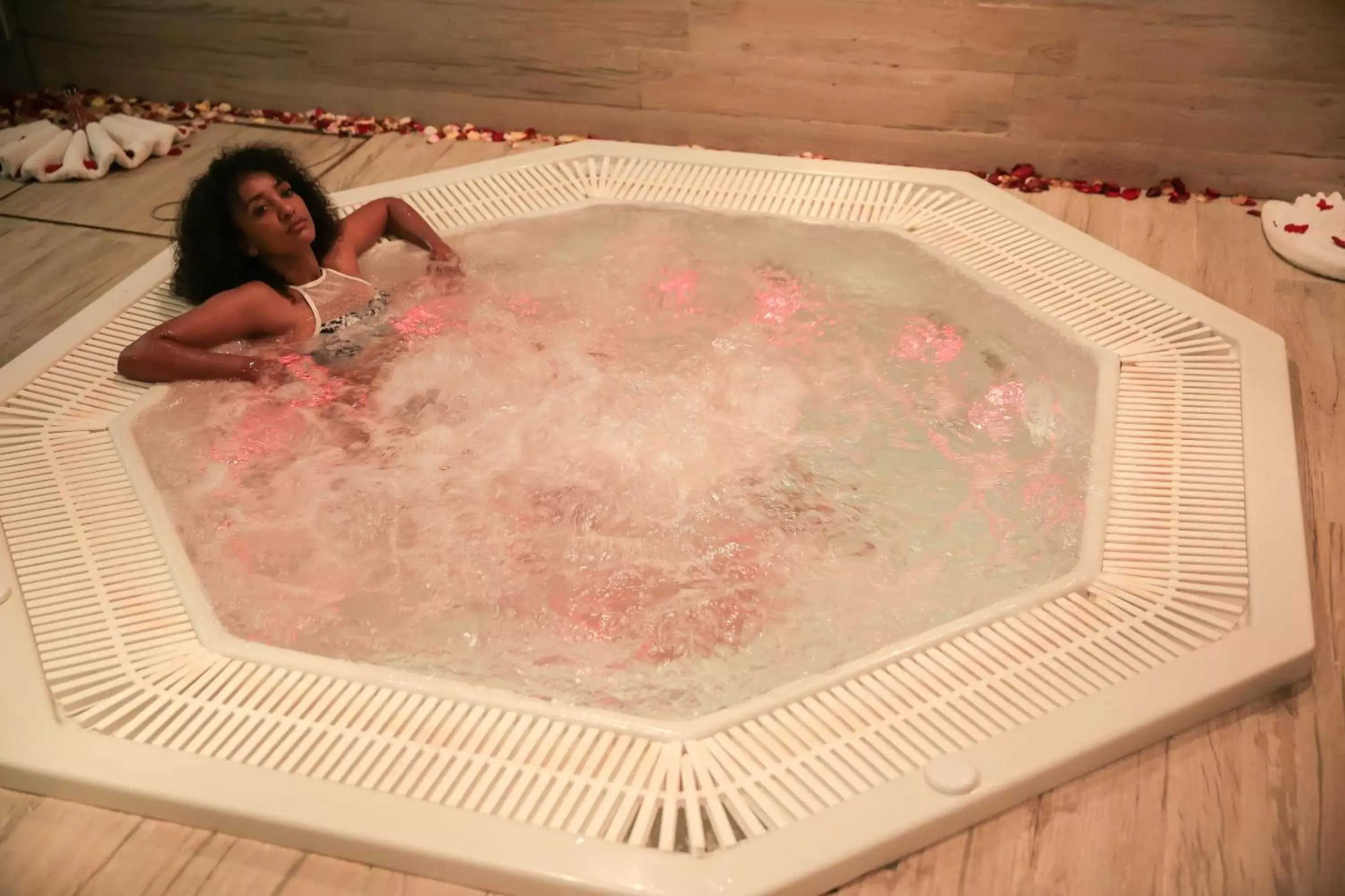 Hot Tub in Swiss Inn Nexus Hotel