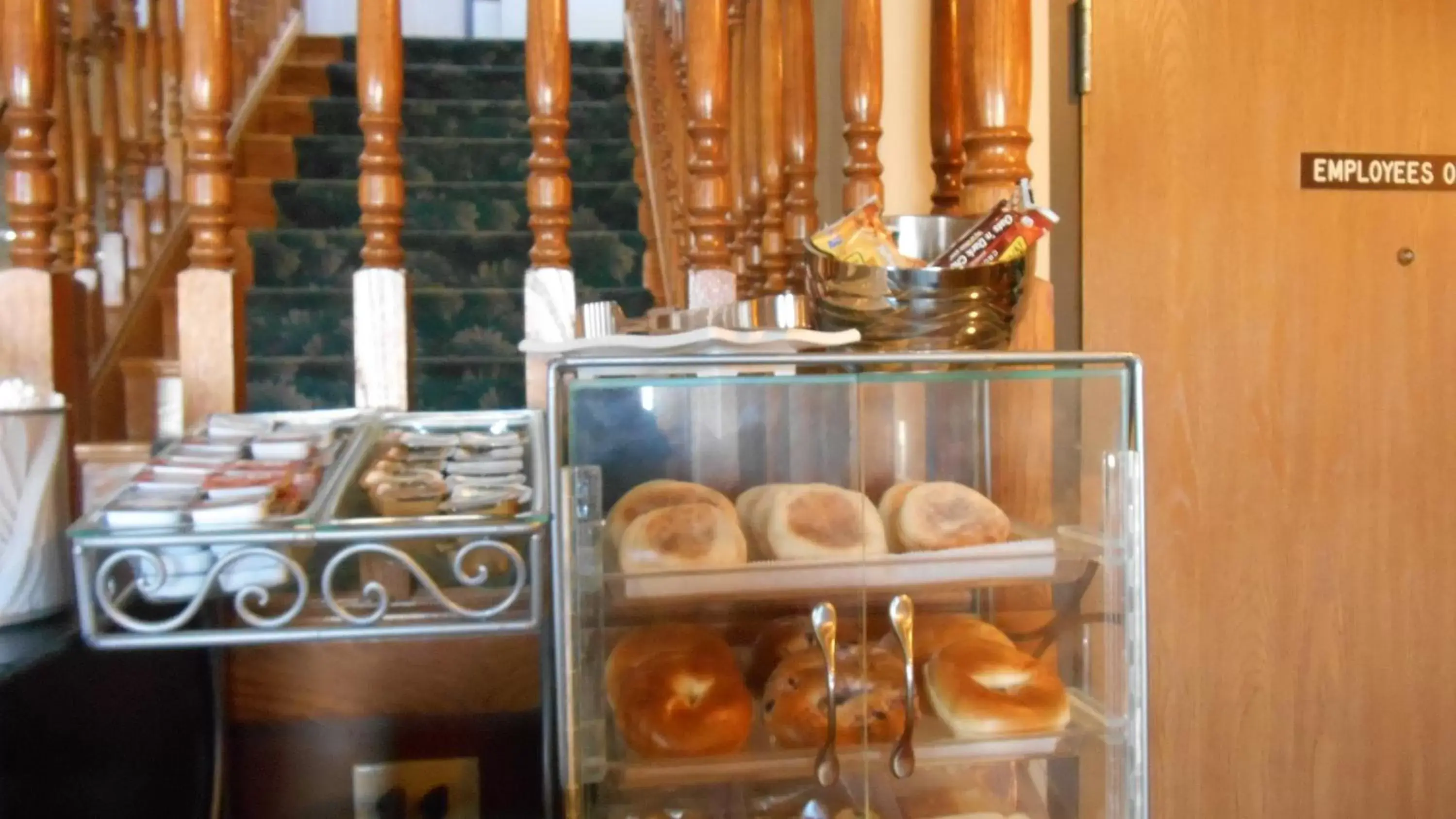 Buffet breakfast in AmericInn by Wyndham Sturgeon Bay Buffet breakfast in AmericInn by Wyndham Sturgeon Bay