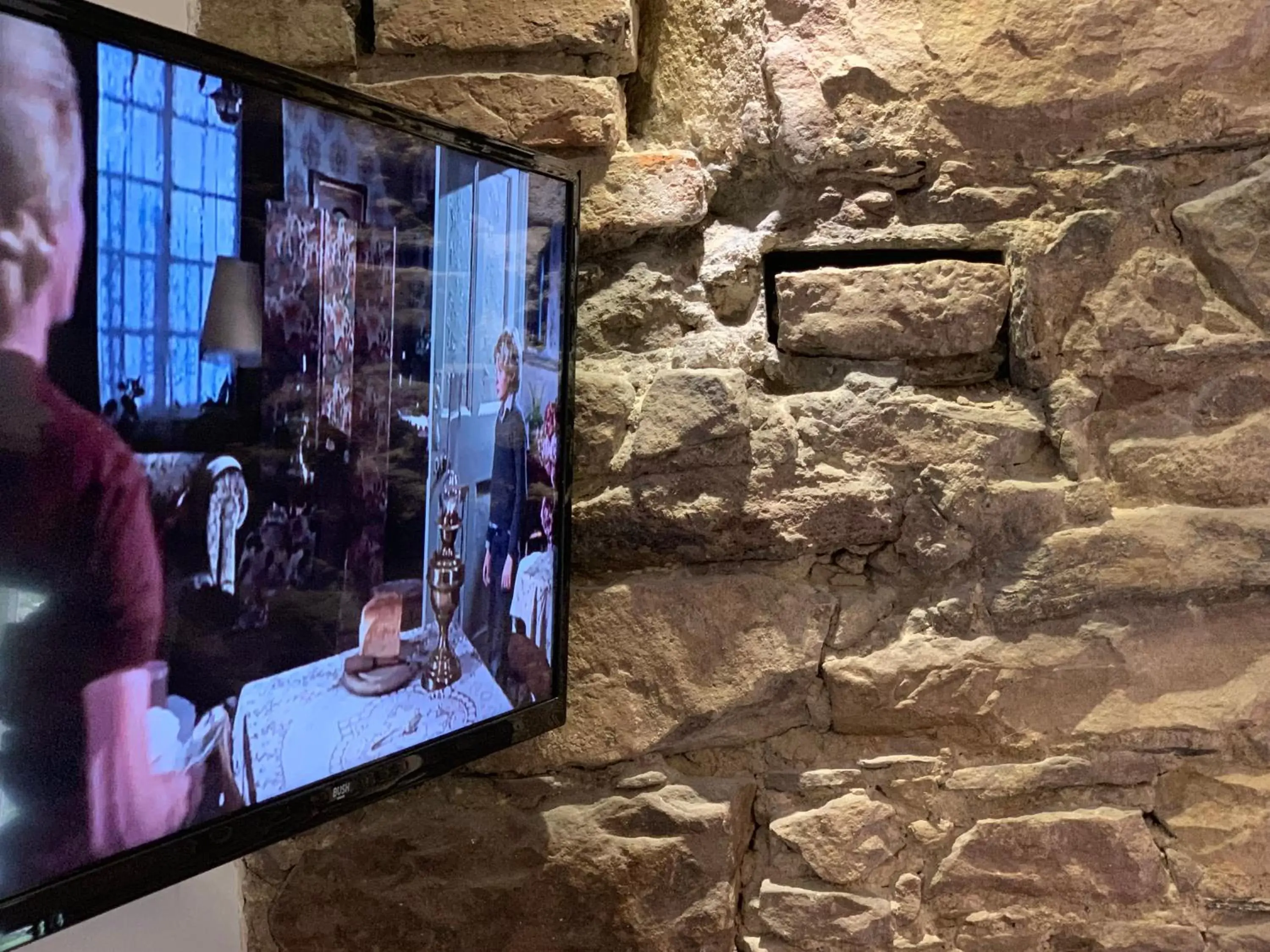 TV and multimedia in Royal Mile Balconies by the Castle