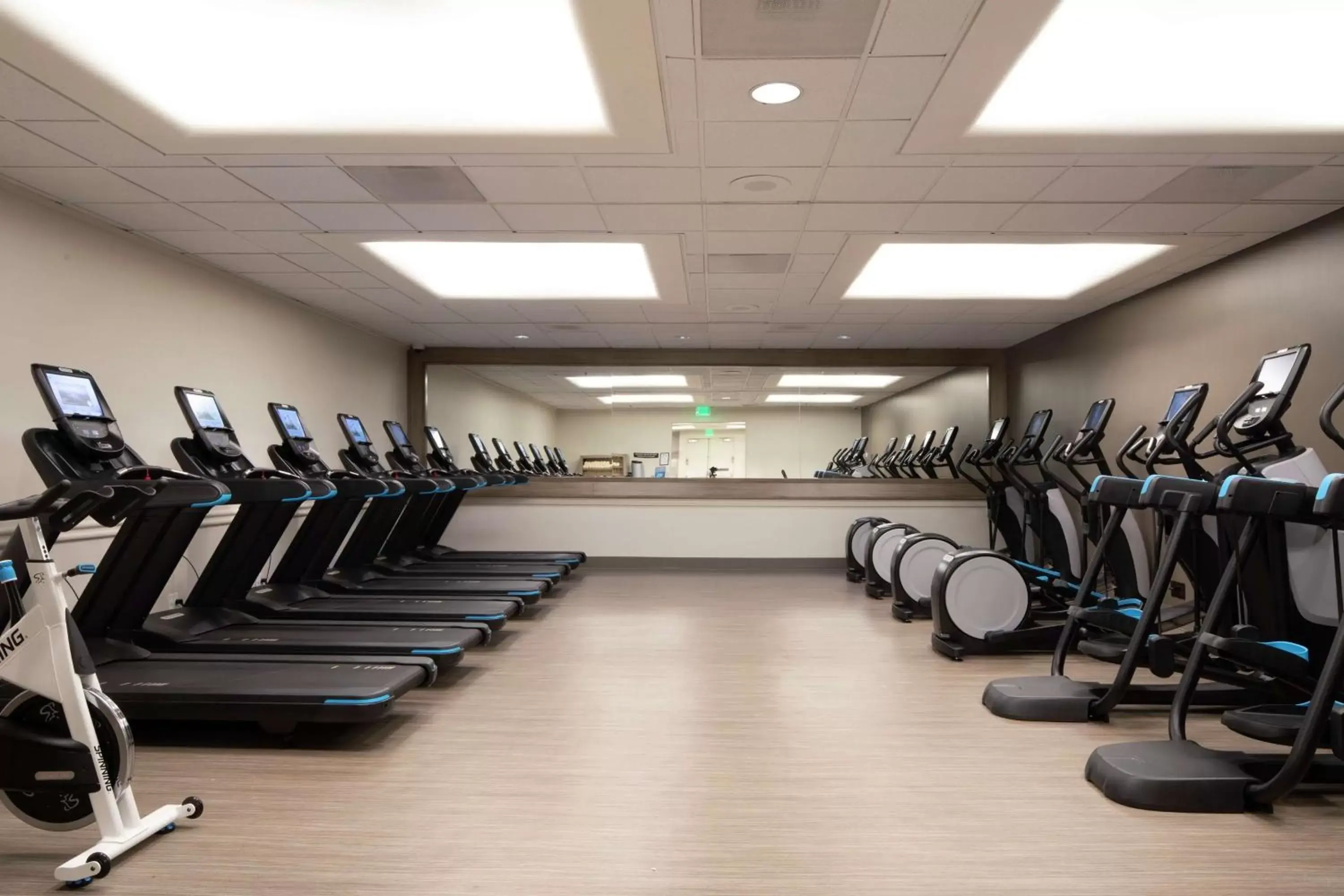 Fitness centre/facilities, Fitness Center/Facilities in Hilton Los Angeles Airport