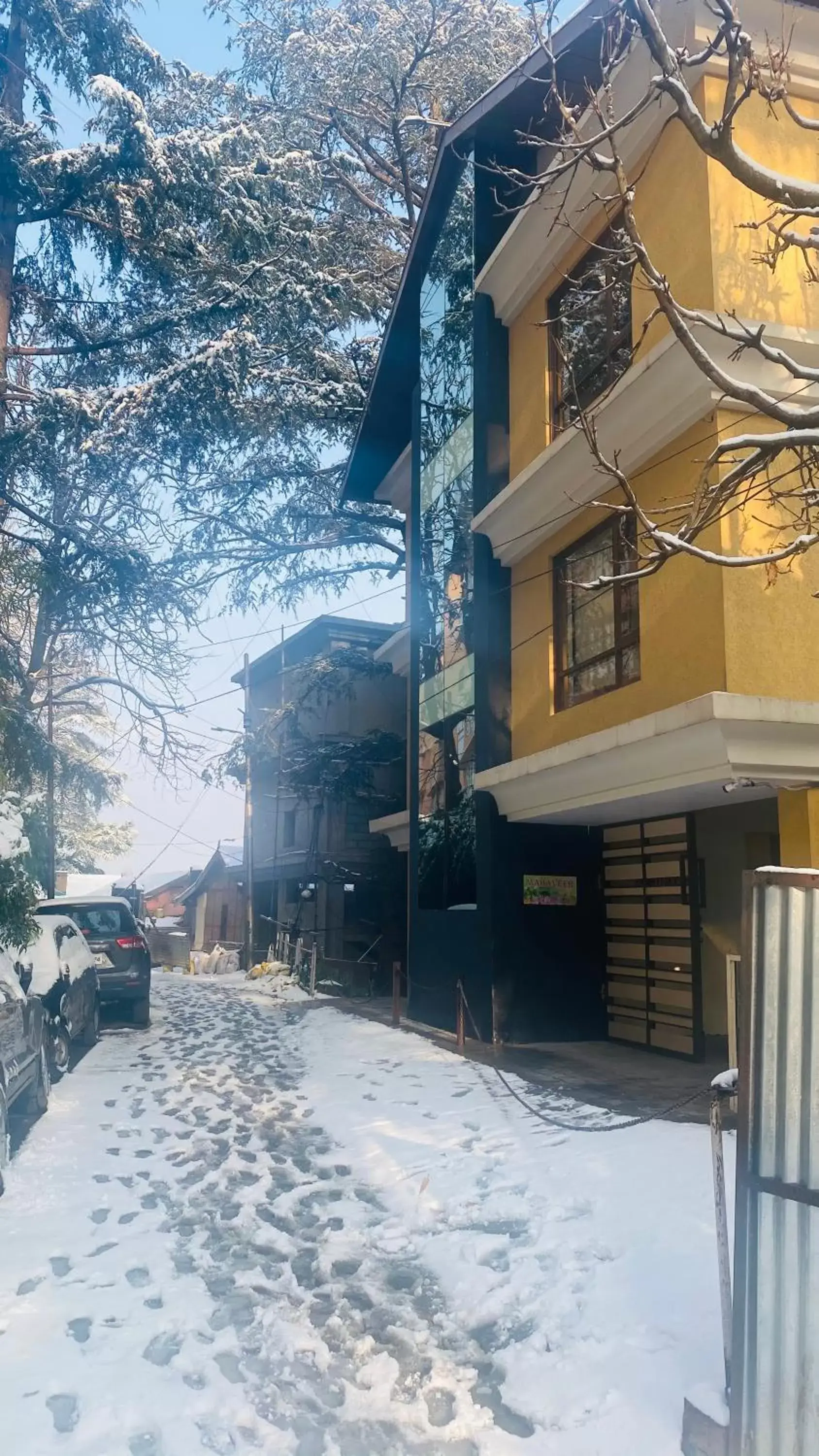 Property building in Mahaveer Shimla By Royal Collection Hotels Property building in Mahaveer Shimla By Royal Collection Hotels