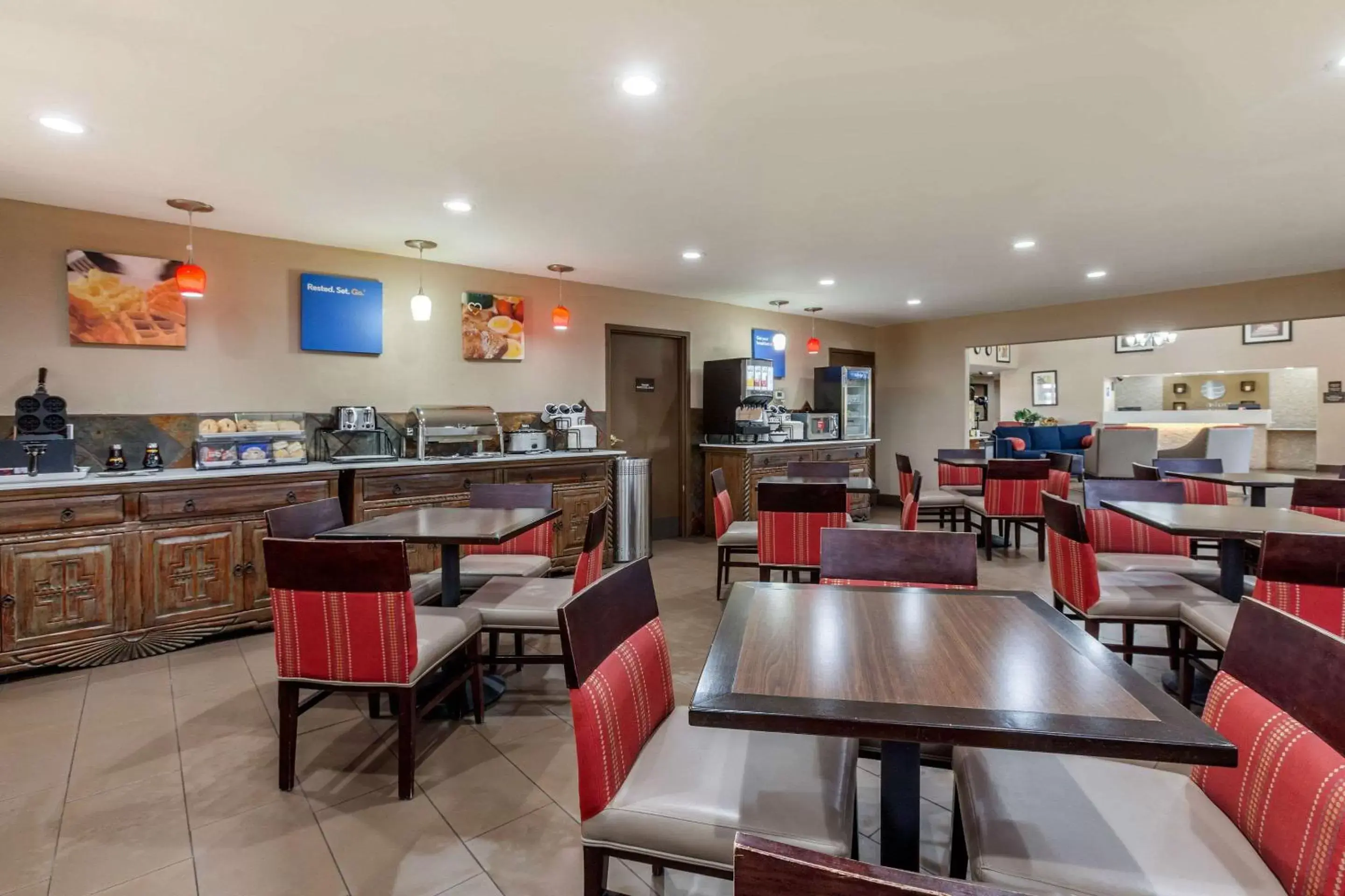 Restaurant/places to eat in Comfort Inn Santa Fe South Restaurant/places to eat in Comfort Inn Santa Fe South