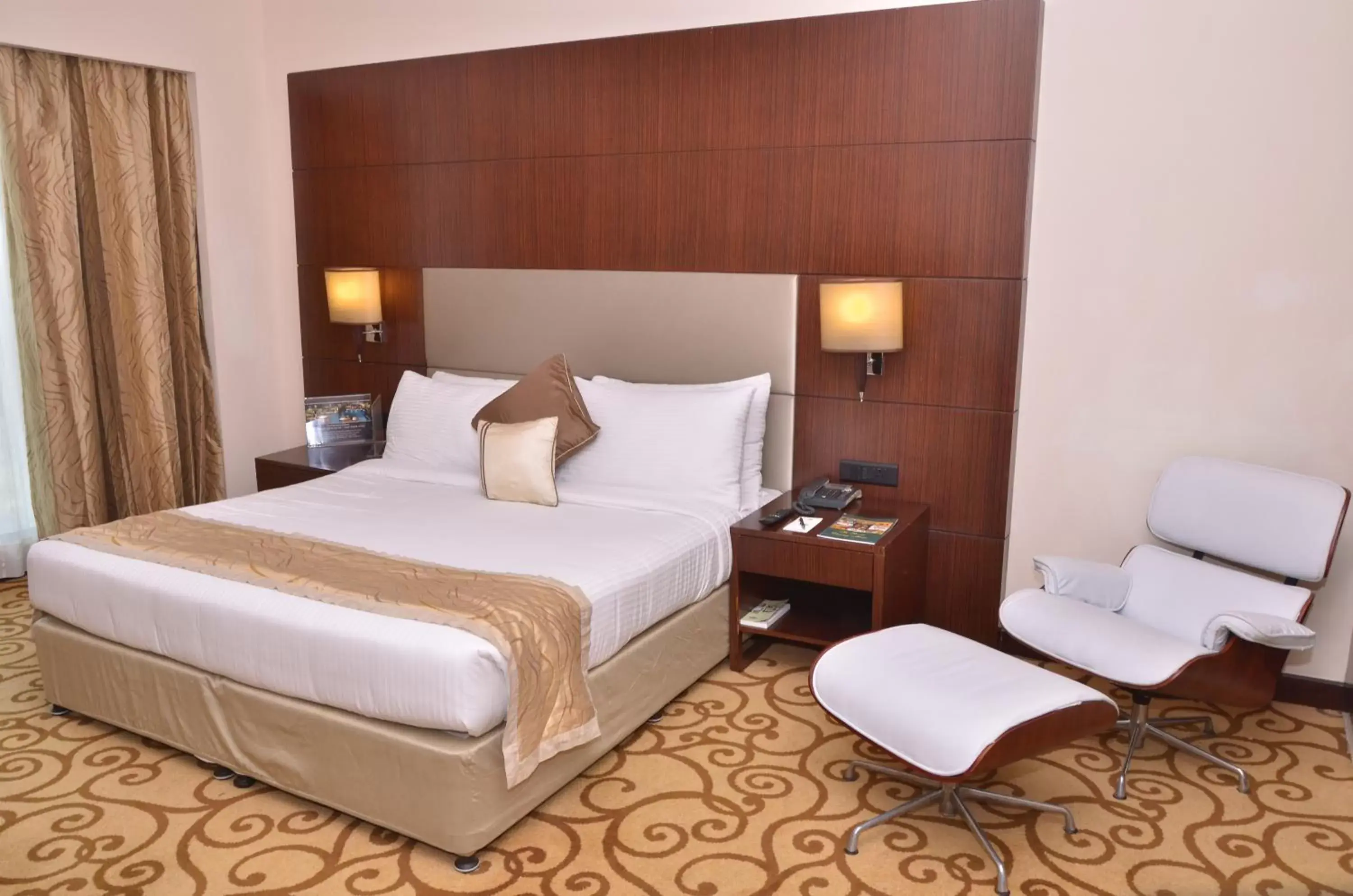 Bedroom, Bed in Country Inn & Suites By Radisson, Sahibabad