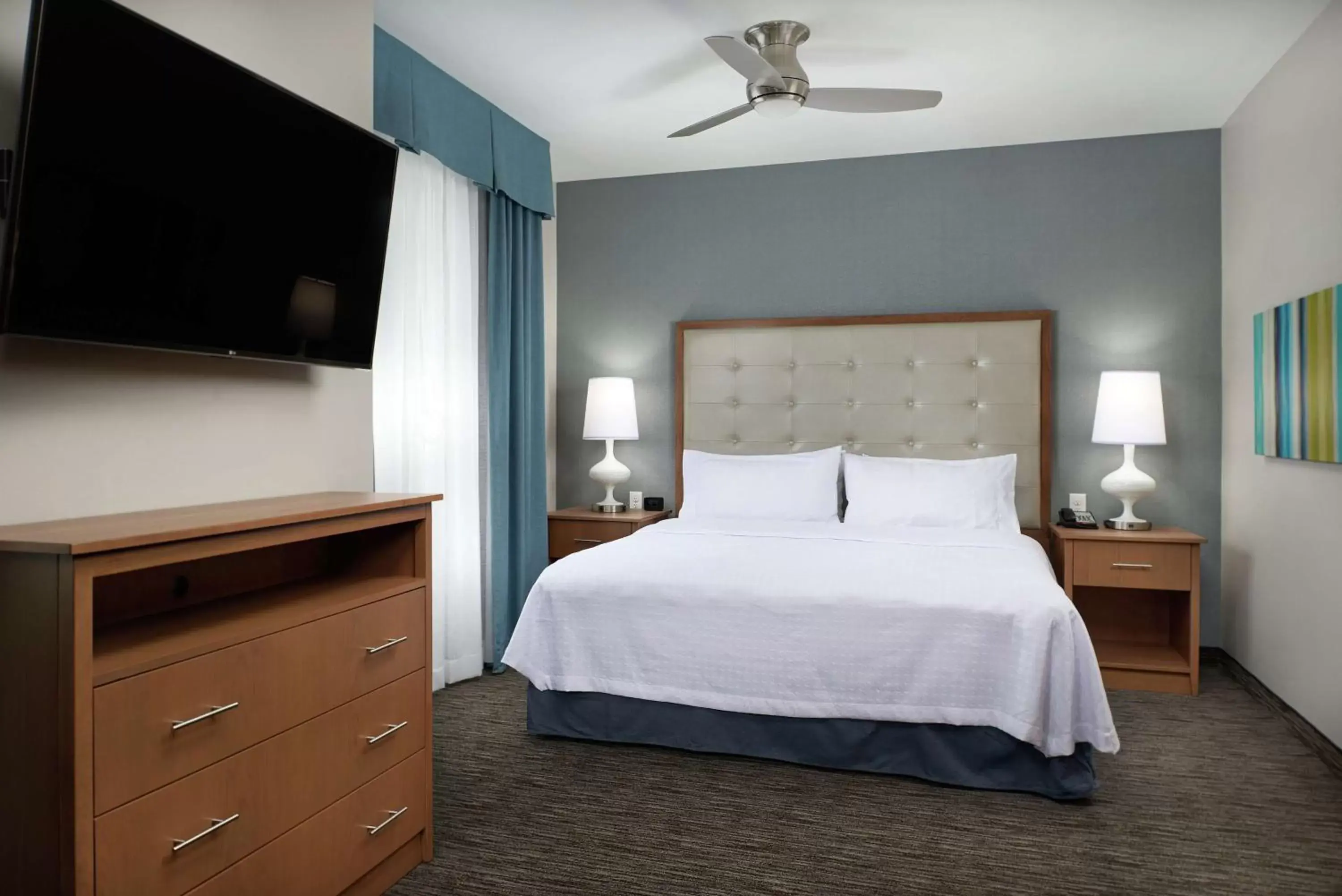 Bedroom, Bed in Homewood Suites By Hilton Cincinnati Midtown