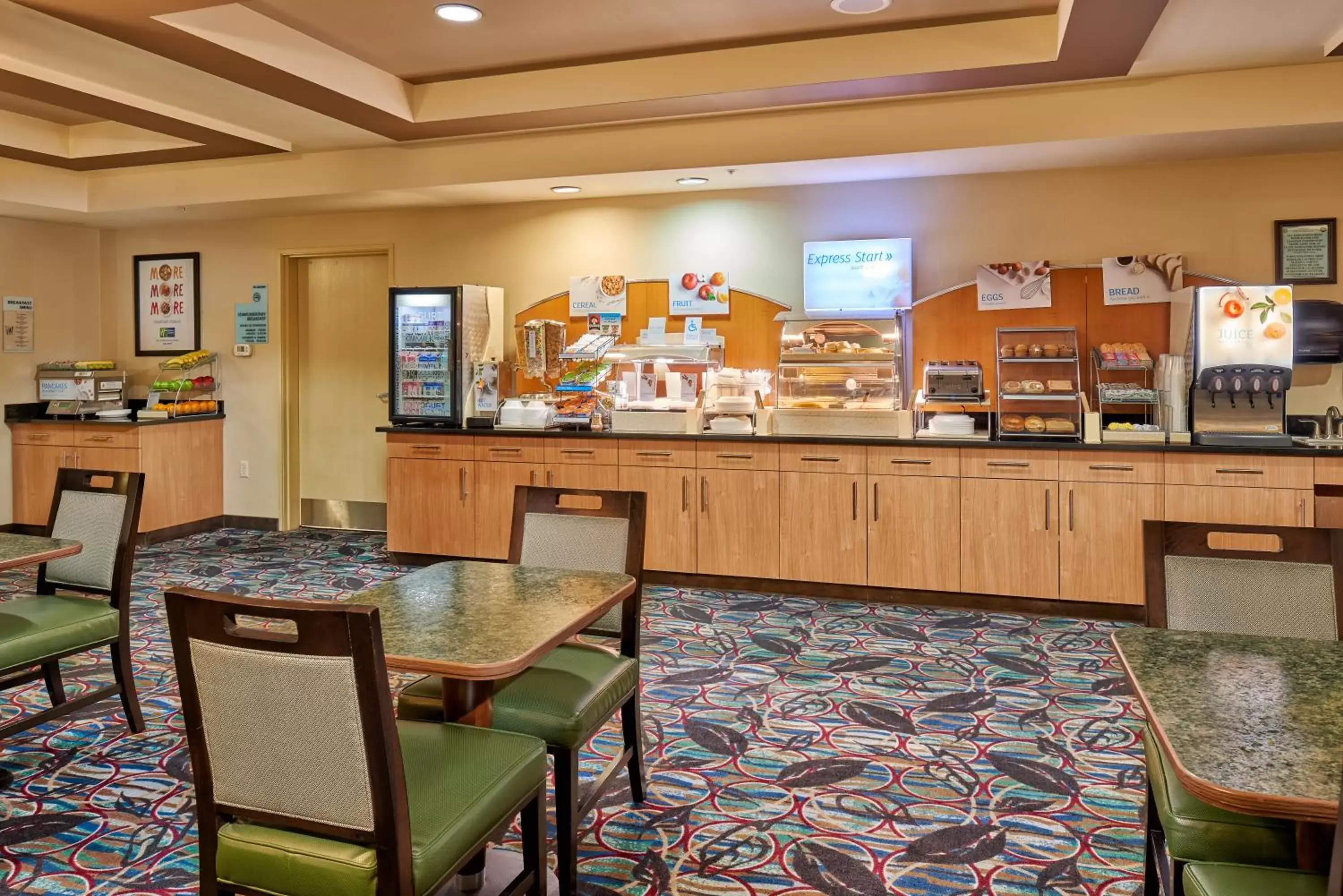 Breakfast, Restaurant/Places to Eat in Holiday Inn Express & Suites El Paso Airport, an IHG Hotel
