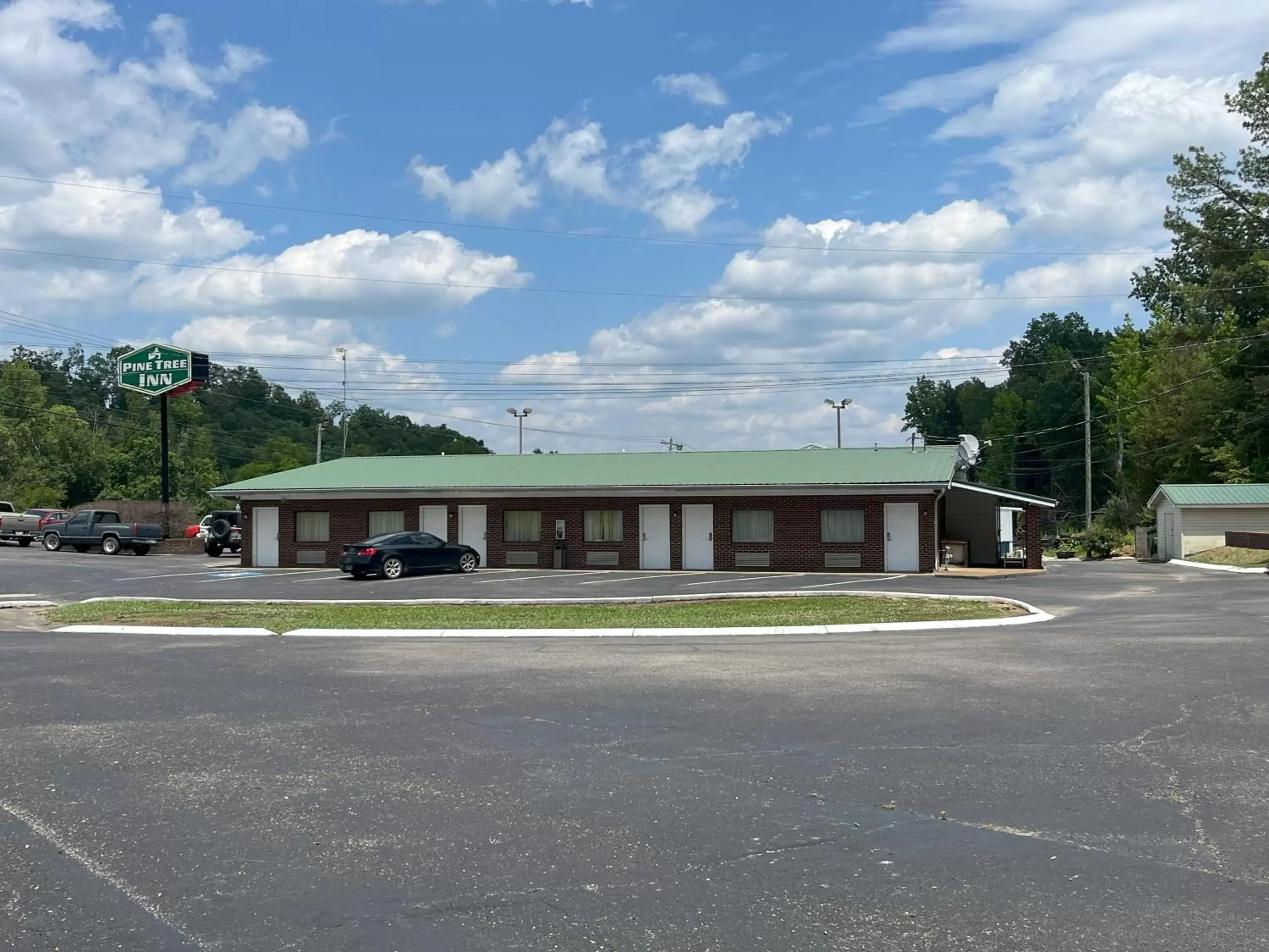 Property Building in Pinetree Inn