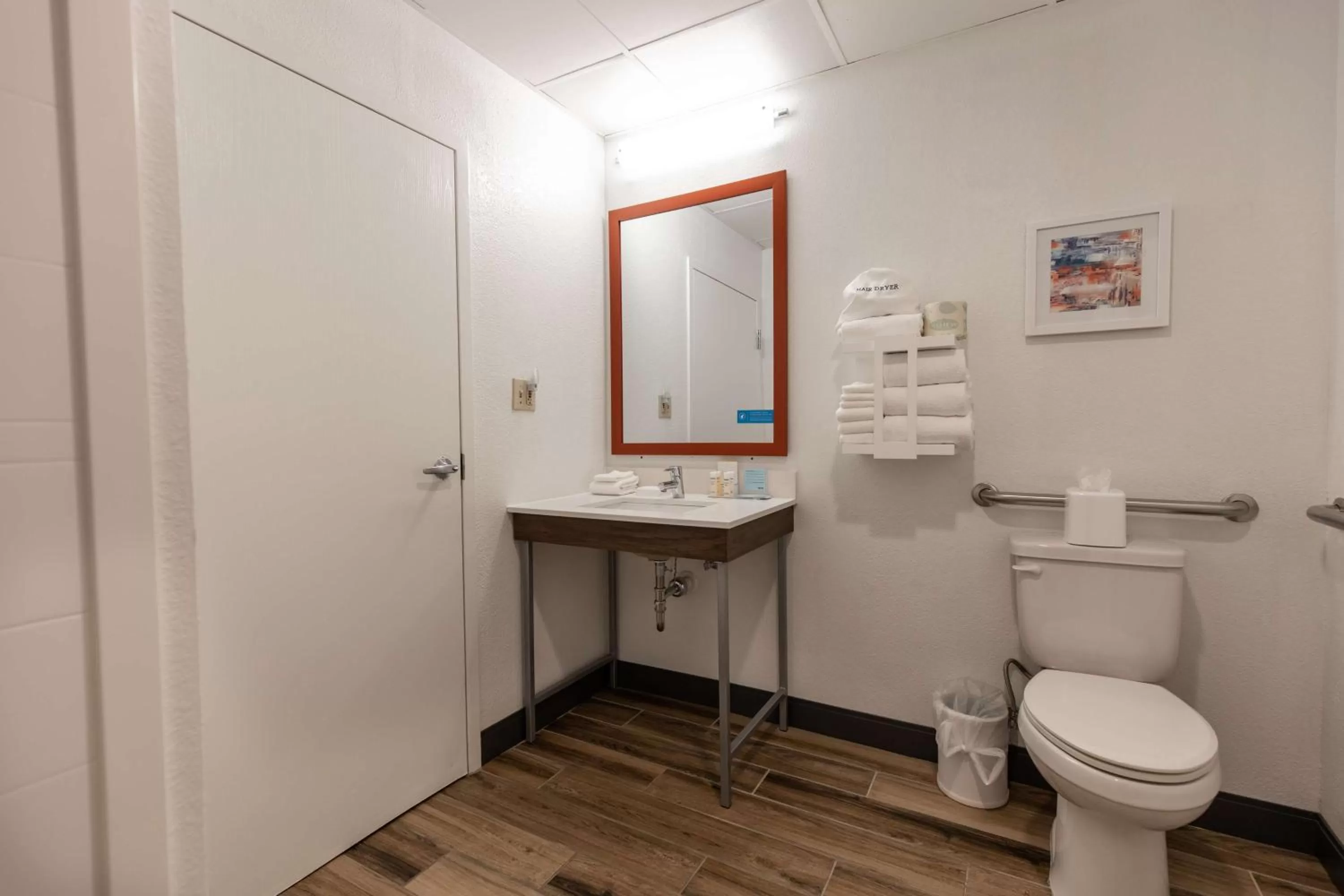 Bathroom in Hampton Inn by Hilton of Kuttawa Eddyville