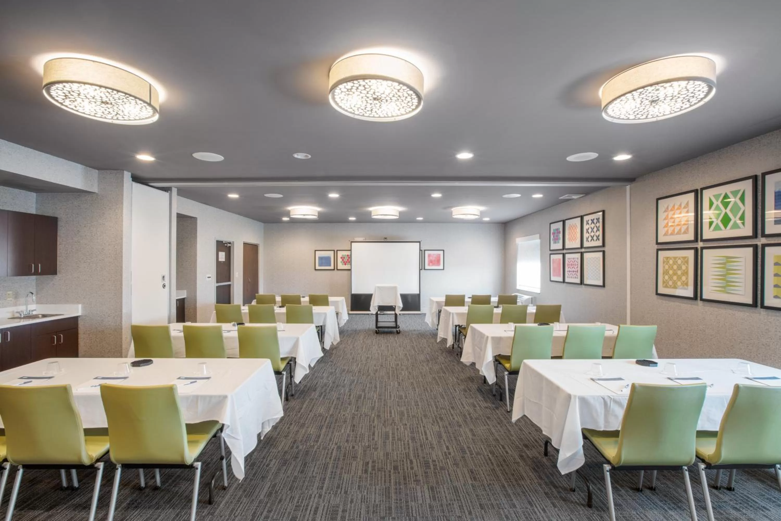 Meeting/conference room in Holiday Inn Express Hotel & Suites Altoona-Des Moines by IHG