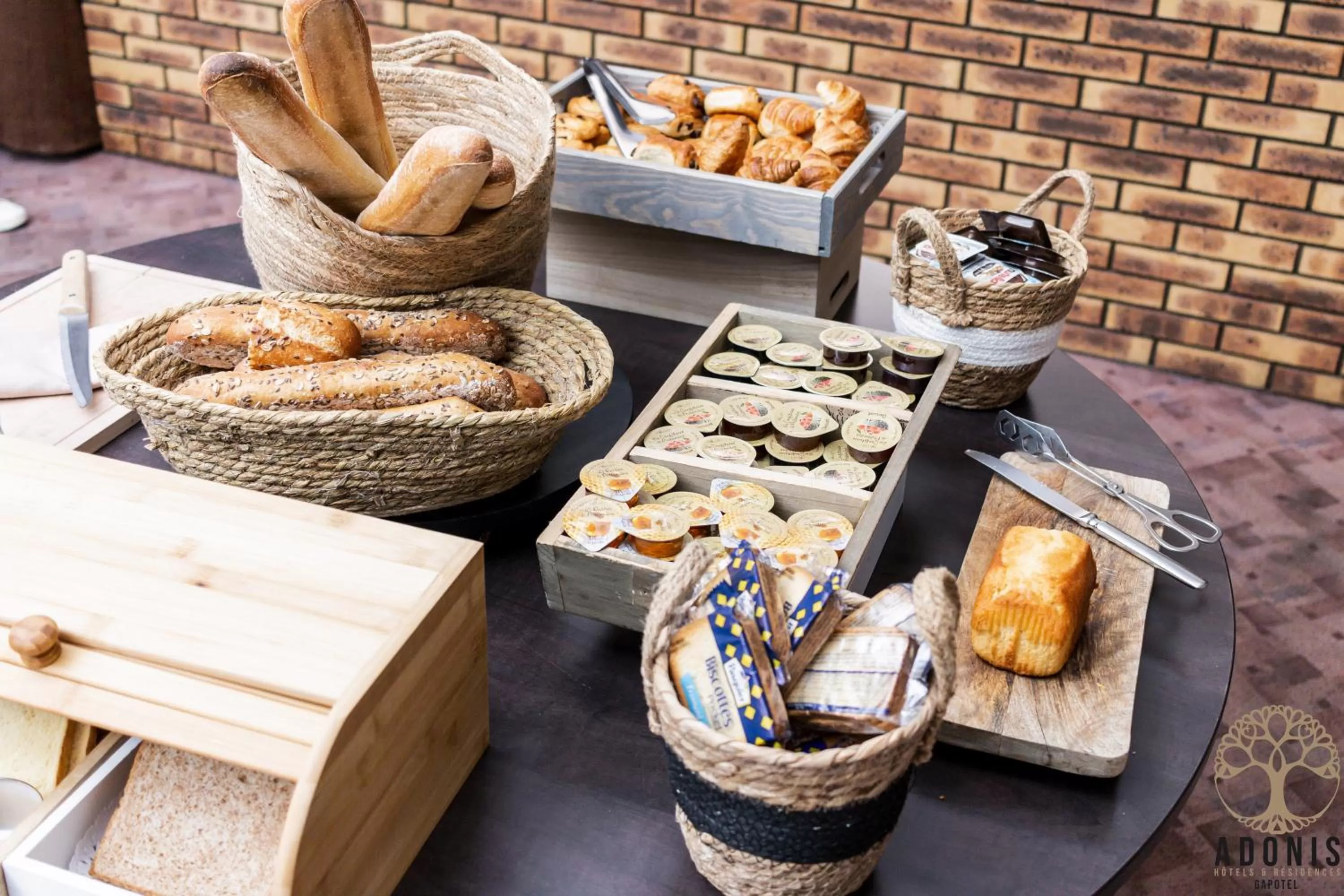 Breakfast in Adonis Gapotel