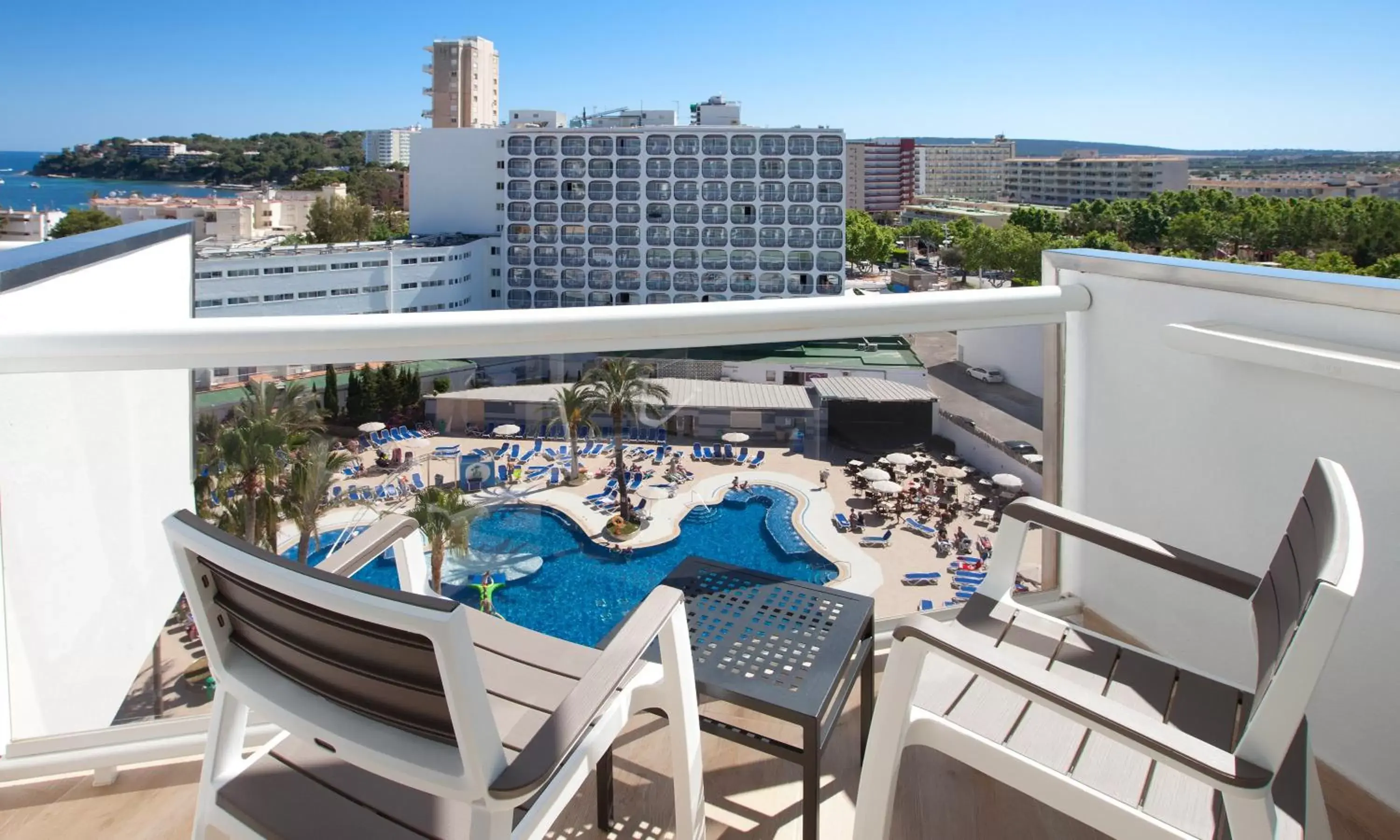 Photo of the whole room, Pool View in Hotel Samos