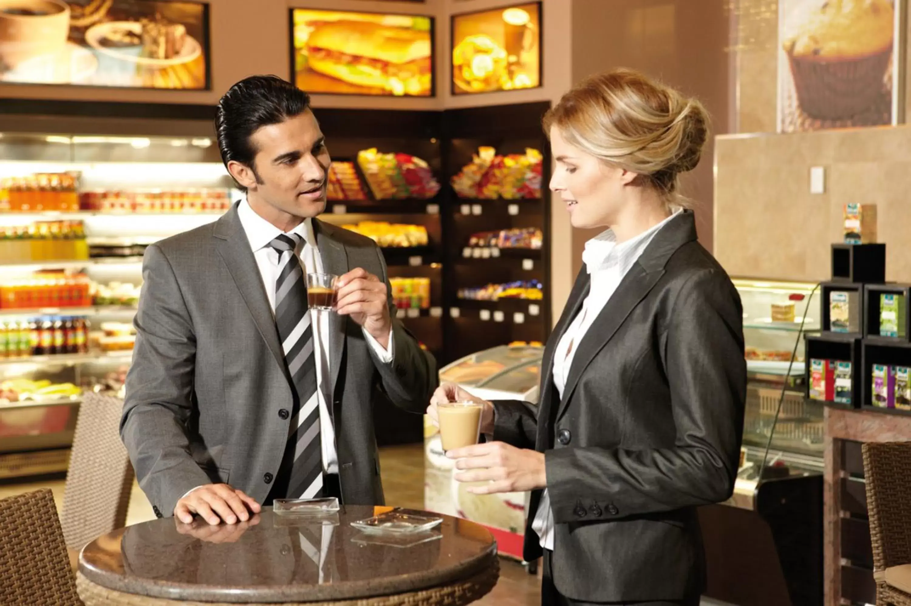 Lounge or bar in Riu Plaza Guadalajara Lounge or bar in Riu Plaza Guadalajara