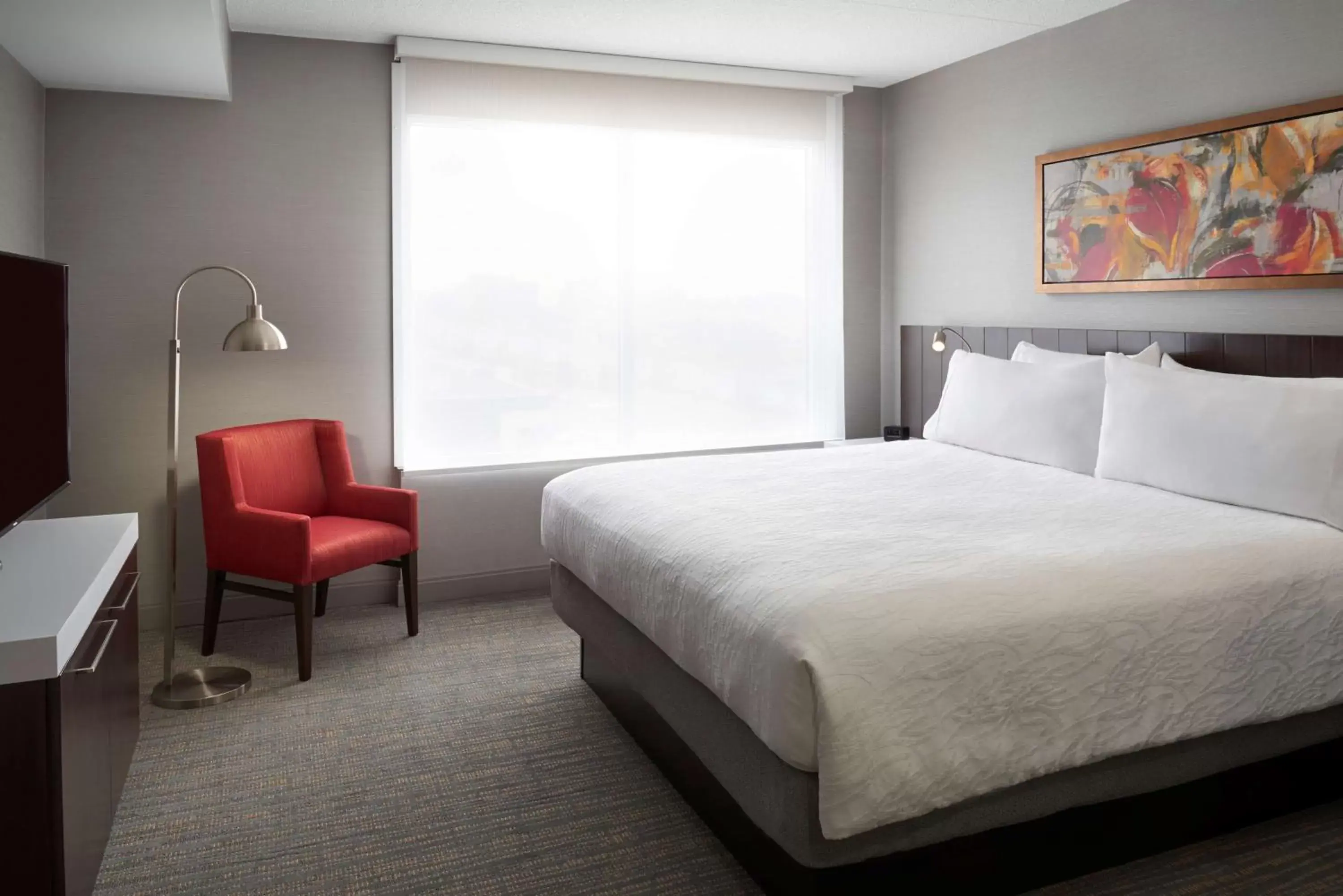 View (from property/room), Bed in Hilton Garden Inn Toronto Airport West/Mississauga