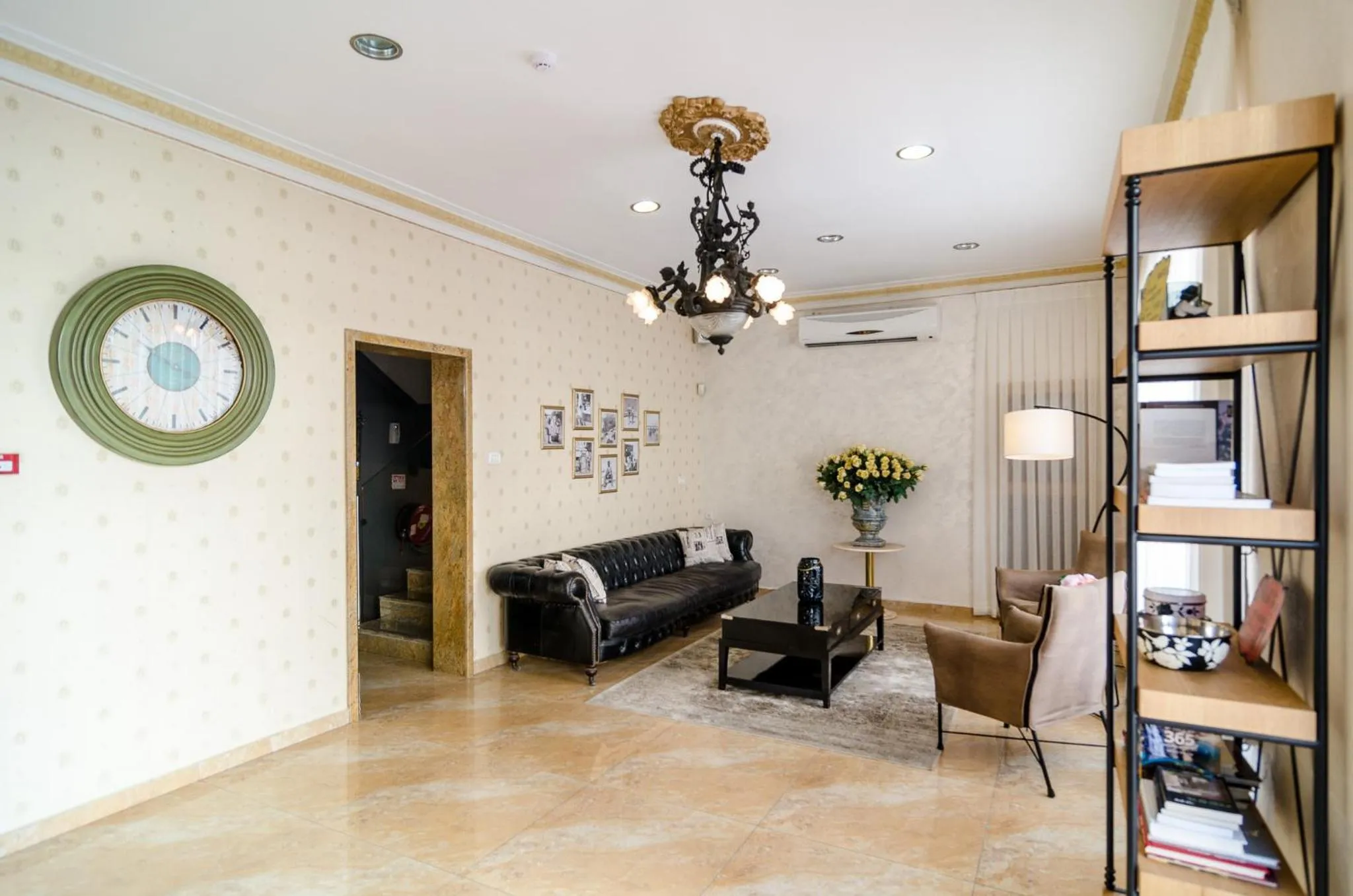 Seating Area in Ness Hotel