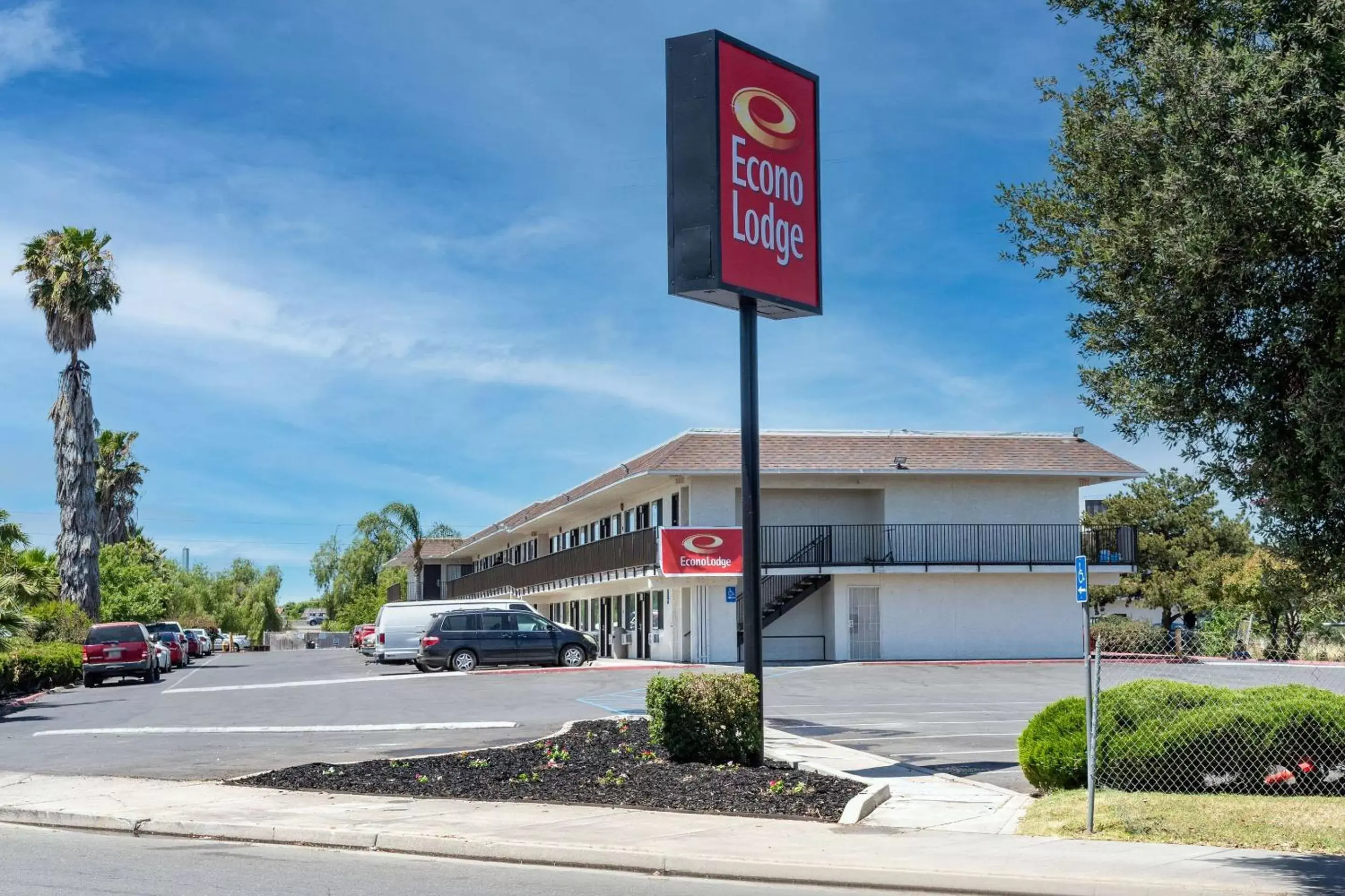 Property Building in Econo Lodge Stockton near I-5 Fairgrounds